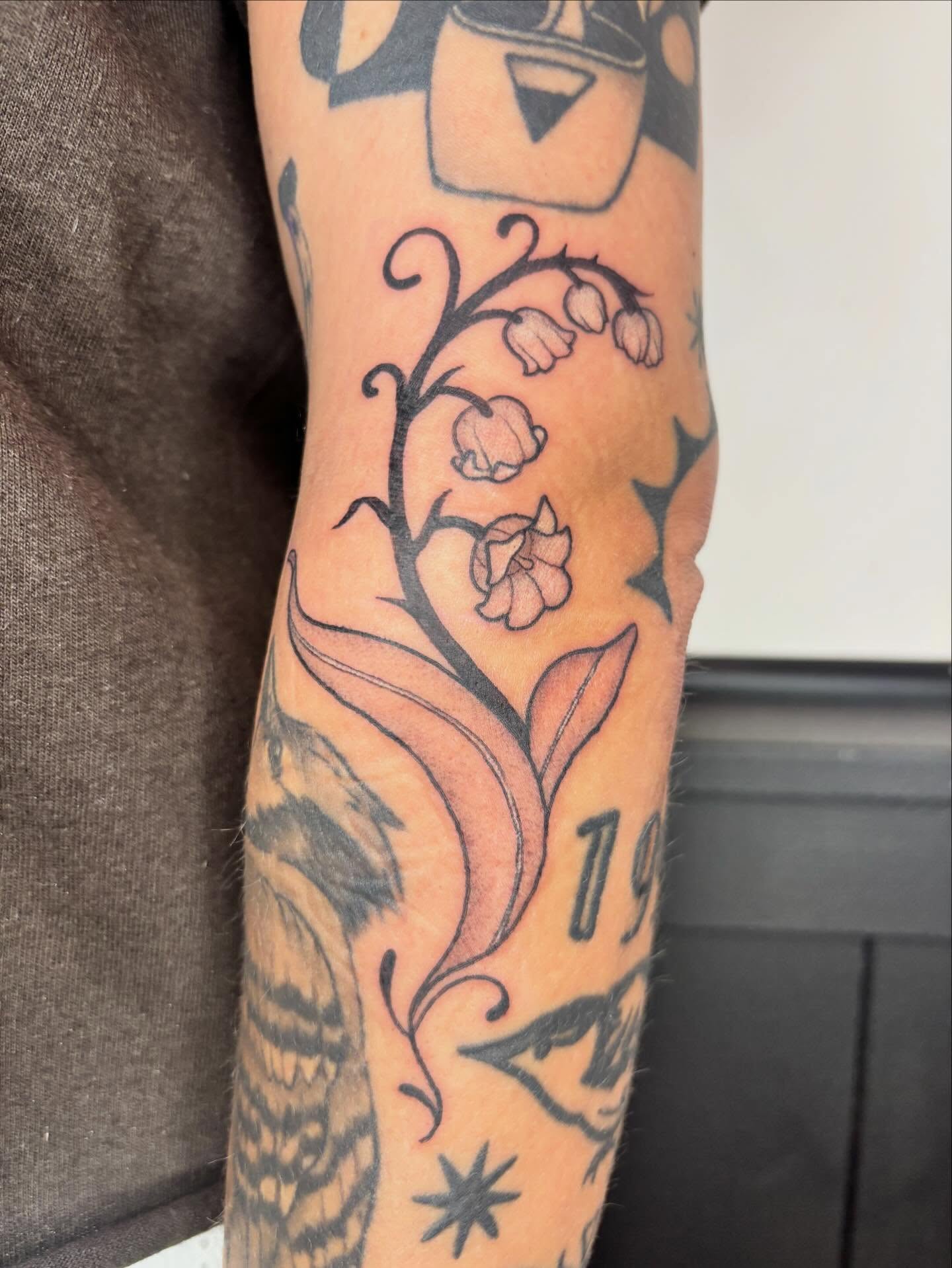 Tattoo by @manicpixietattoos — black_and_grey