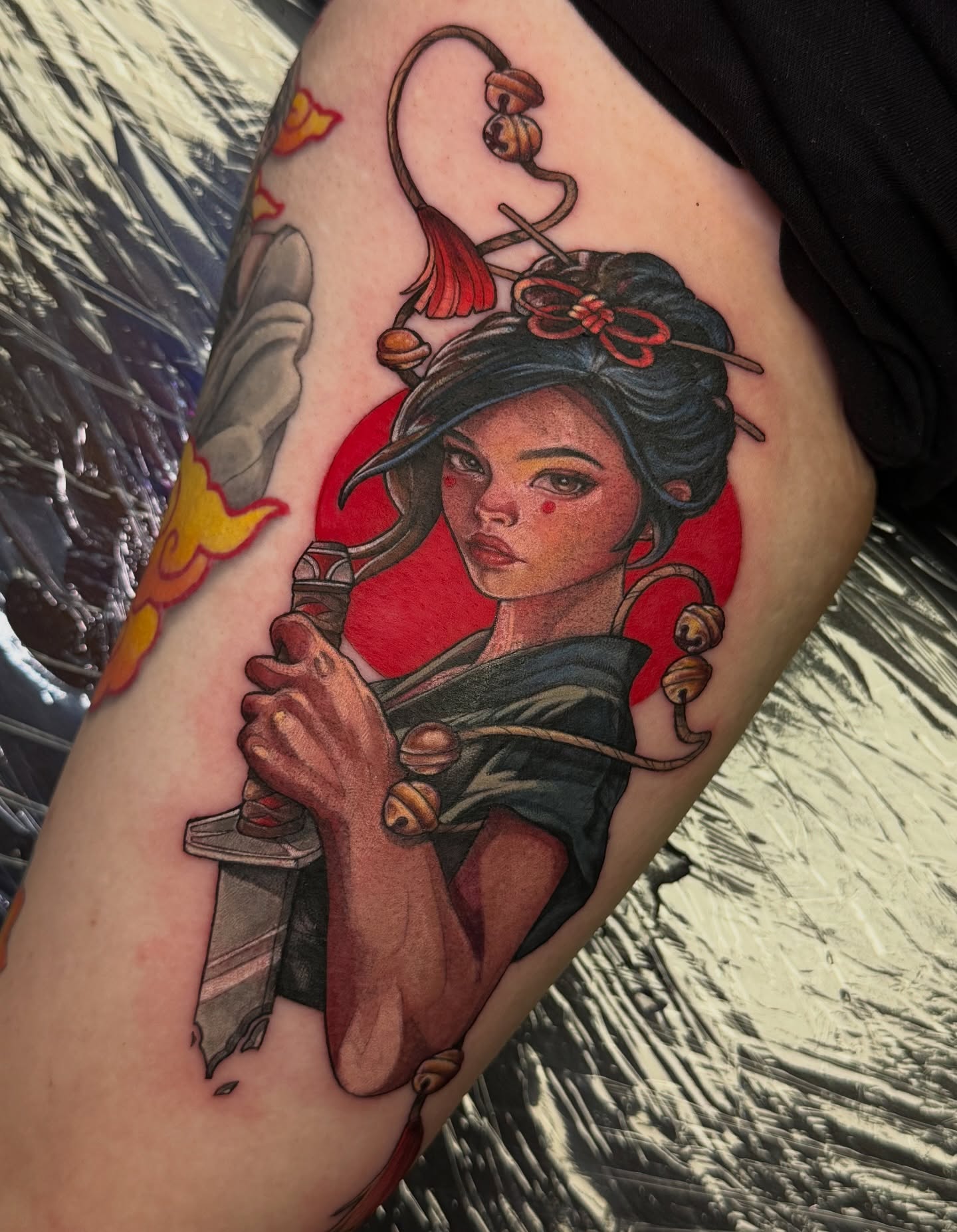 Geisha warrior japanese irezumi tattoo on the thigh by 𝕂𝕒𝕪𝕝𝕒 𝕄𝕒𝕣𝕚𝕖 𝔹𝕝𝕚𝕤𝕤