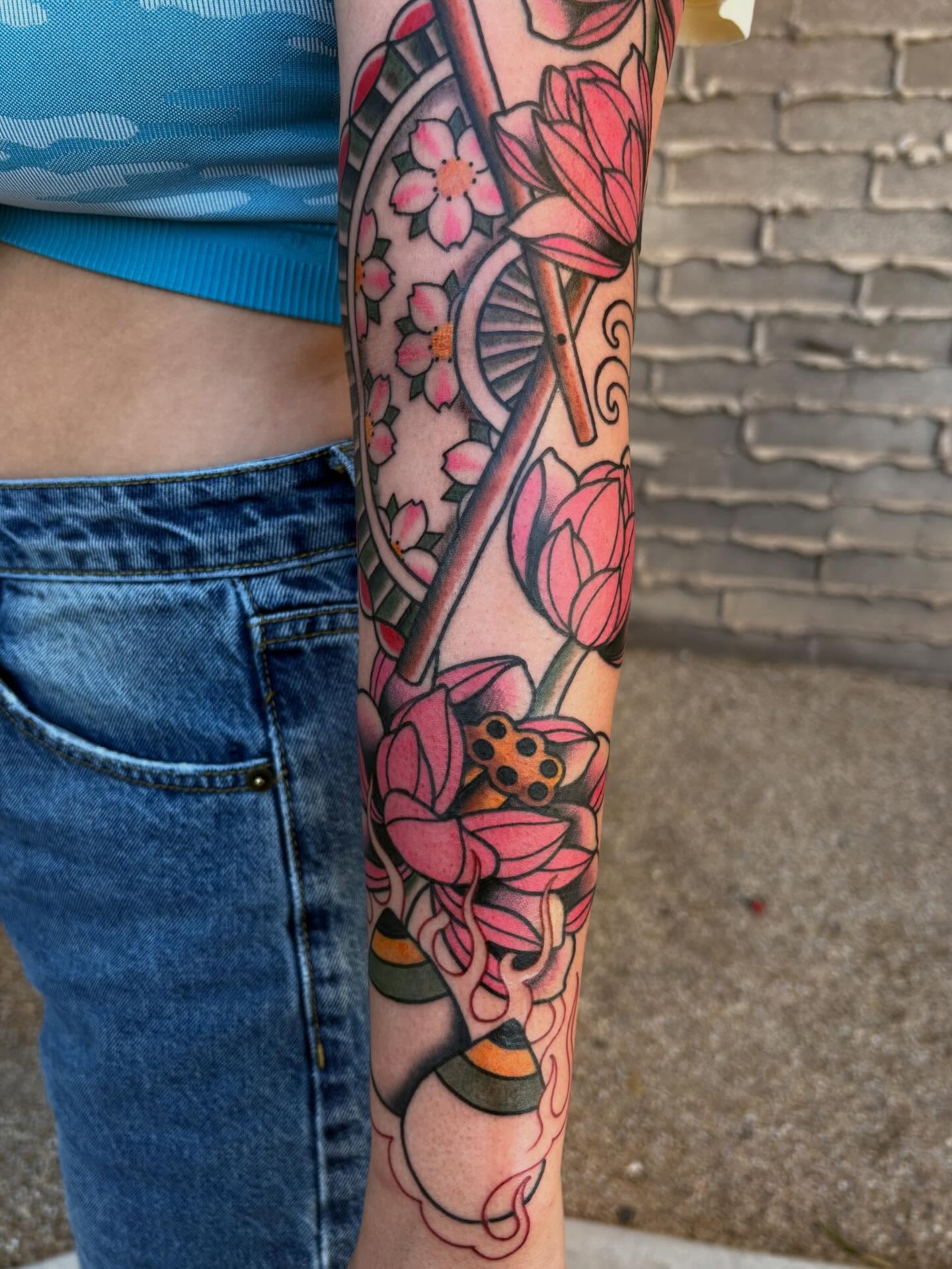 Tattoo by @tattoosbyallyy — japanese_irezumi, dotwork