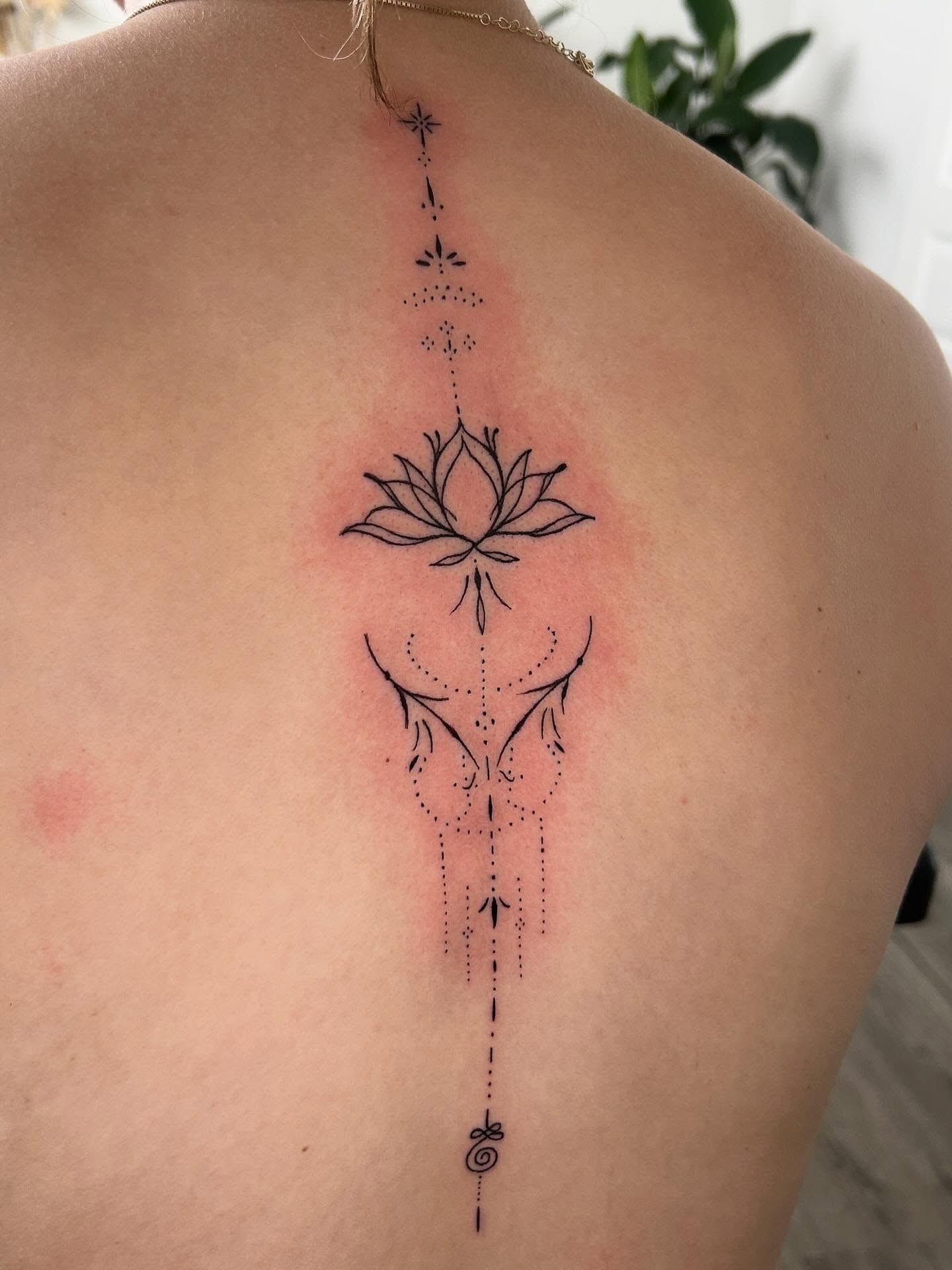 Tattoo by @fivi_lu — dotwork, geometric