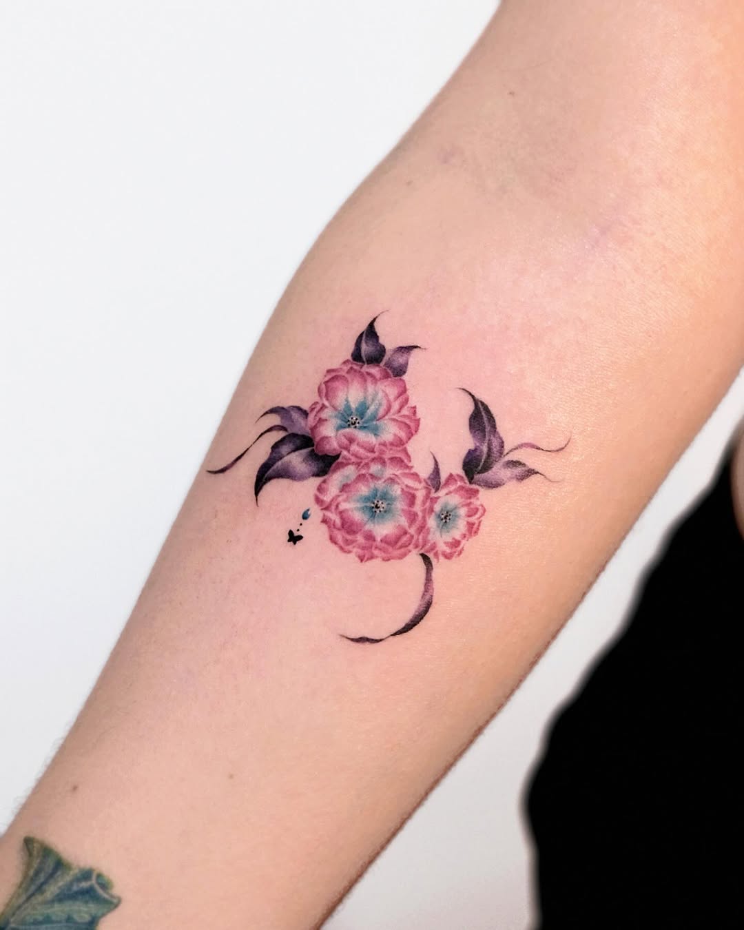 Tattoo by @aebak_tattoo — fine_line, watercolor