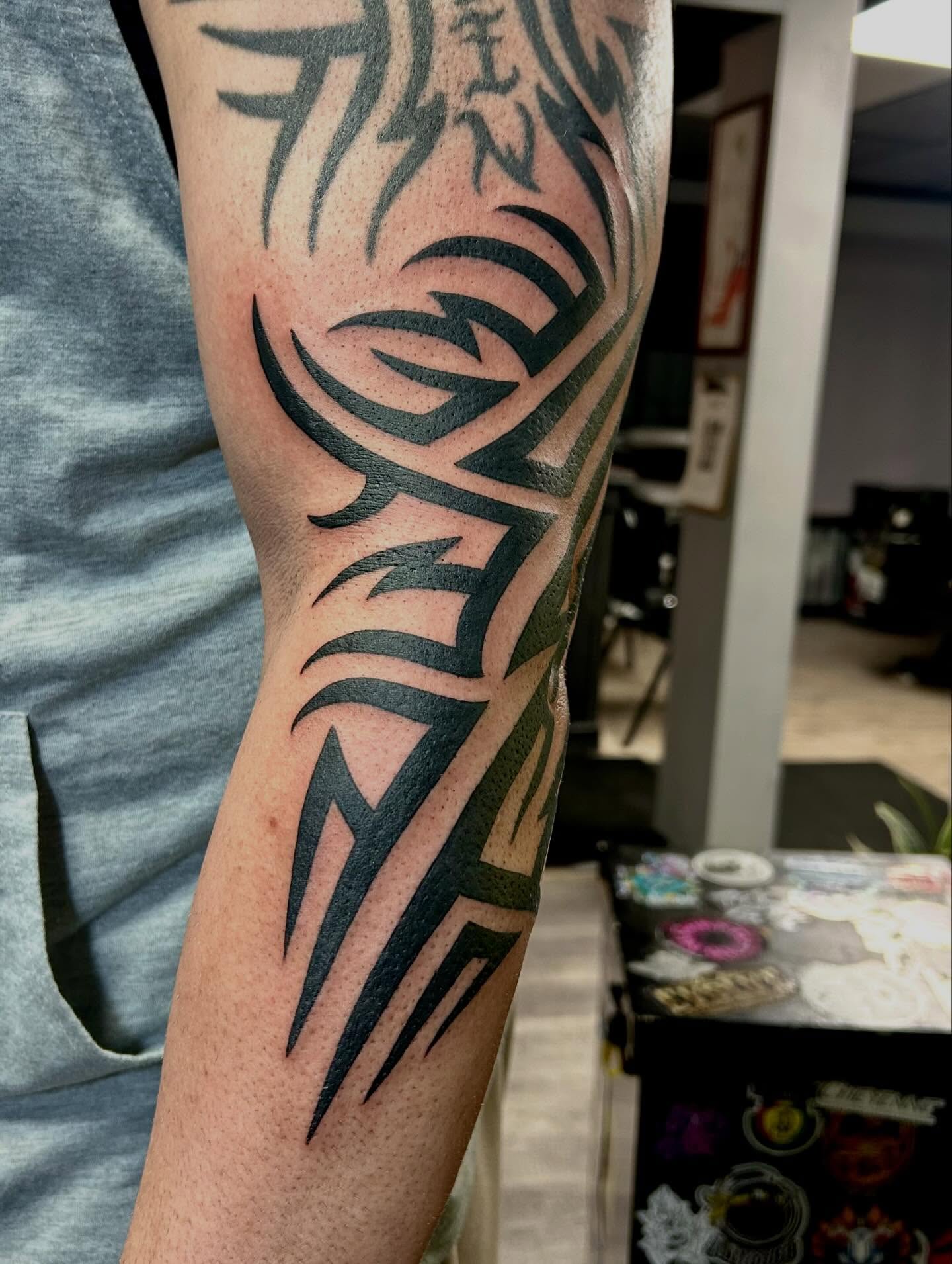 Tribal design tribal tattoo on the forearm by darklord_666