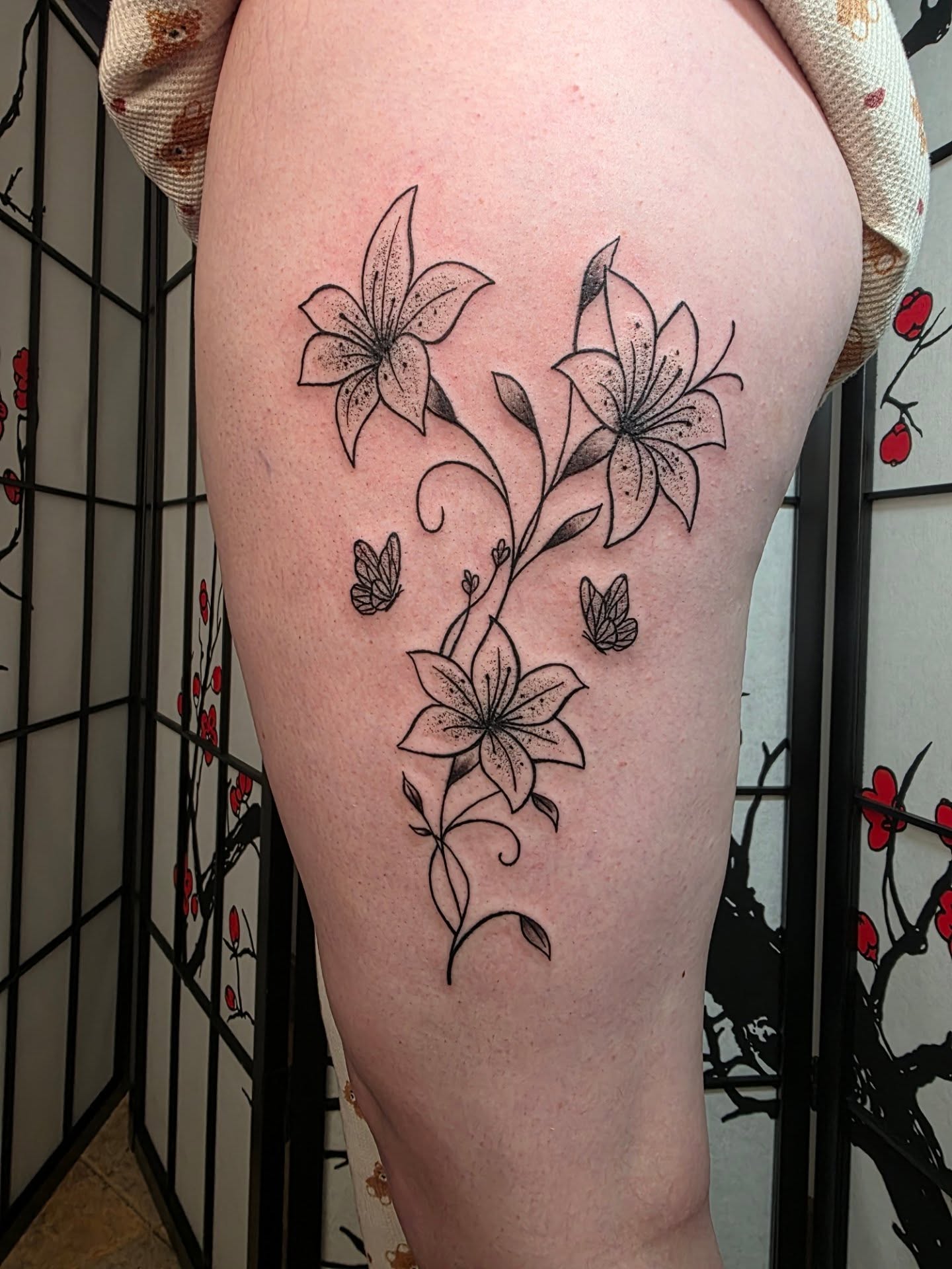 Tattoo by @yogiweebtatts — black_and_grey