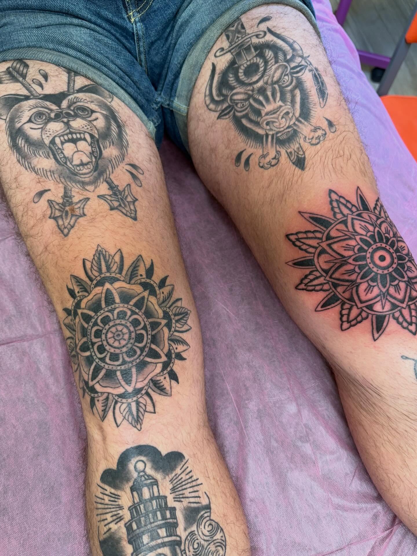 Tattoos American traditional tattoo on the thigh by charlie