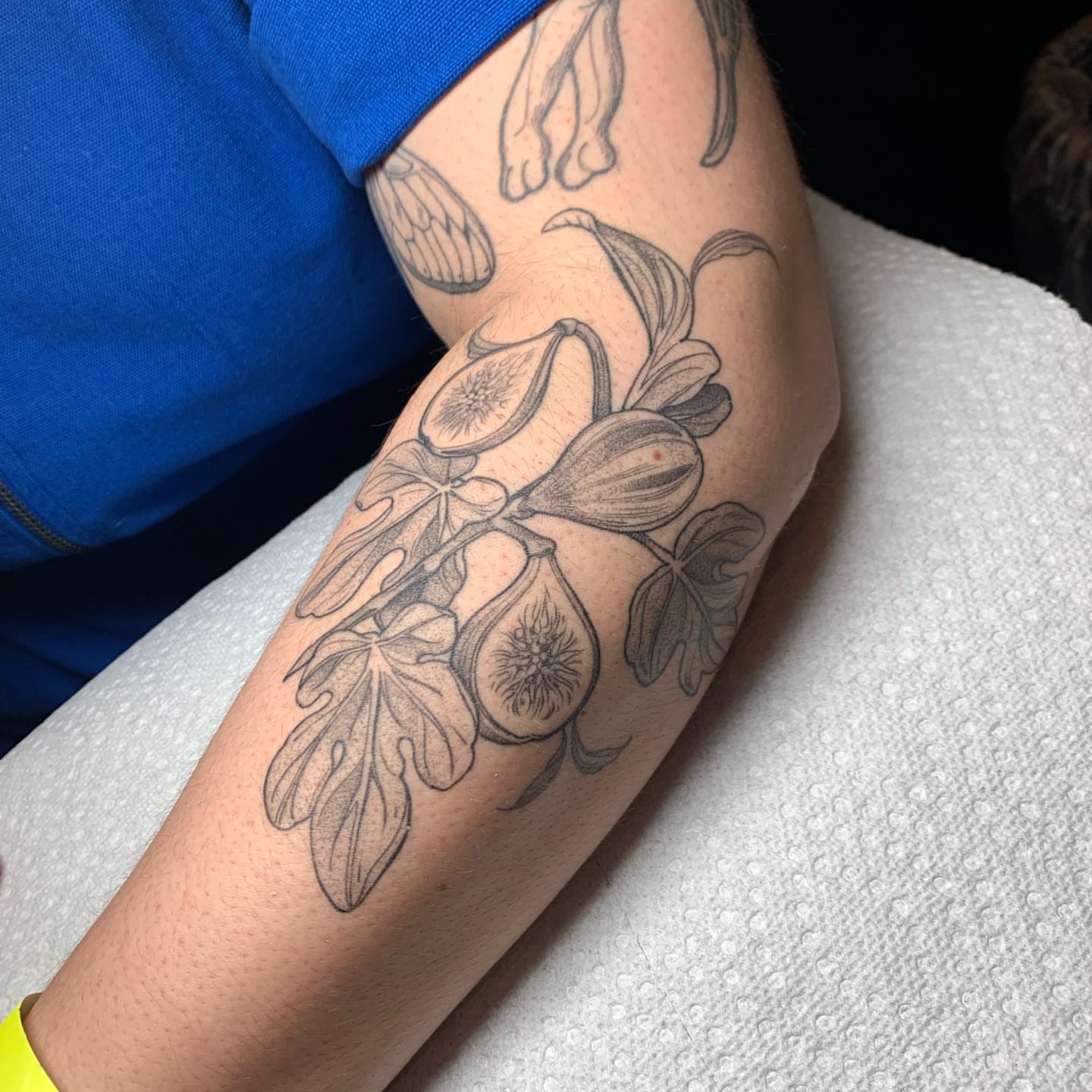 Tattoo by @tabby_wirebach_tattoos — black_and_grey