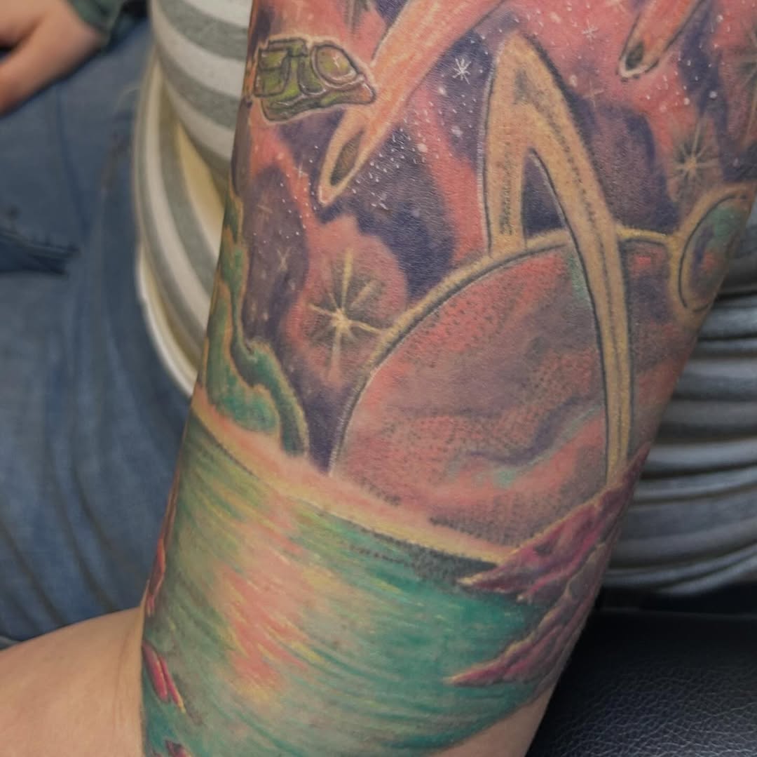 Tattoo by @izeatyerbrainz β realism, new_school