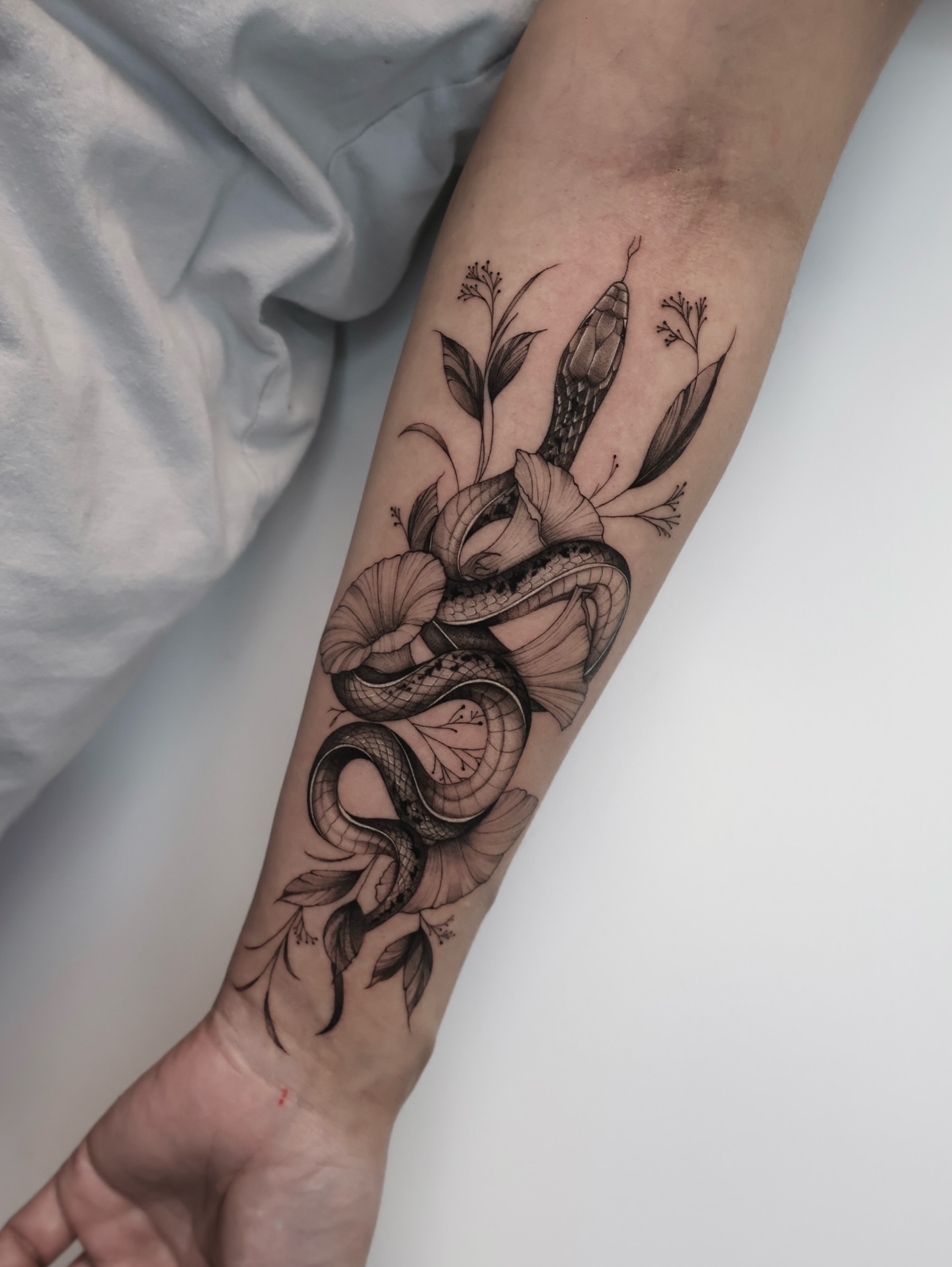 Tattoo by @milenamano.tattoo — black_and_grey, realism