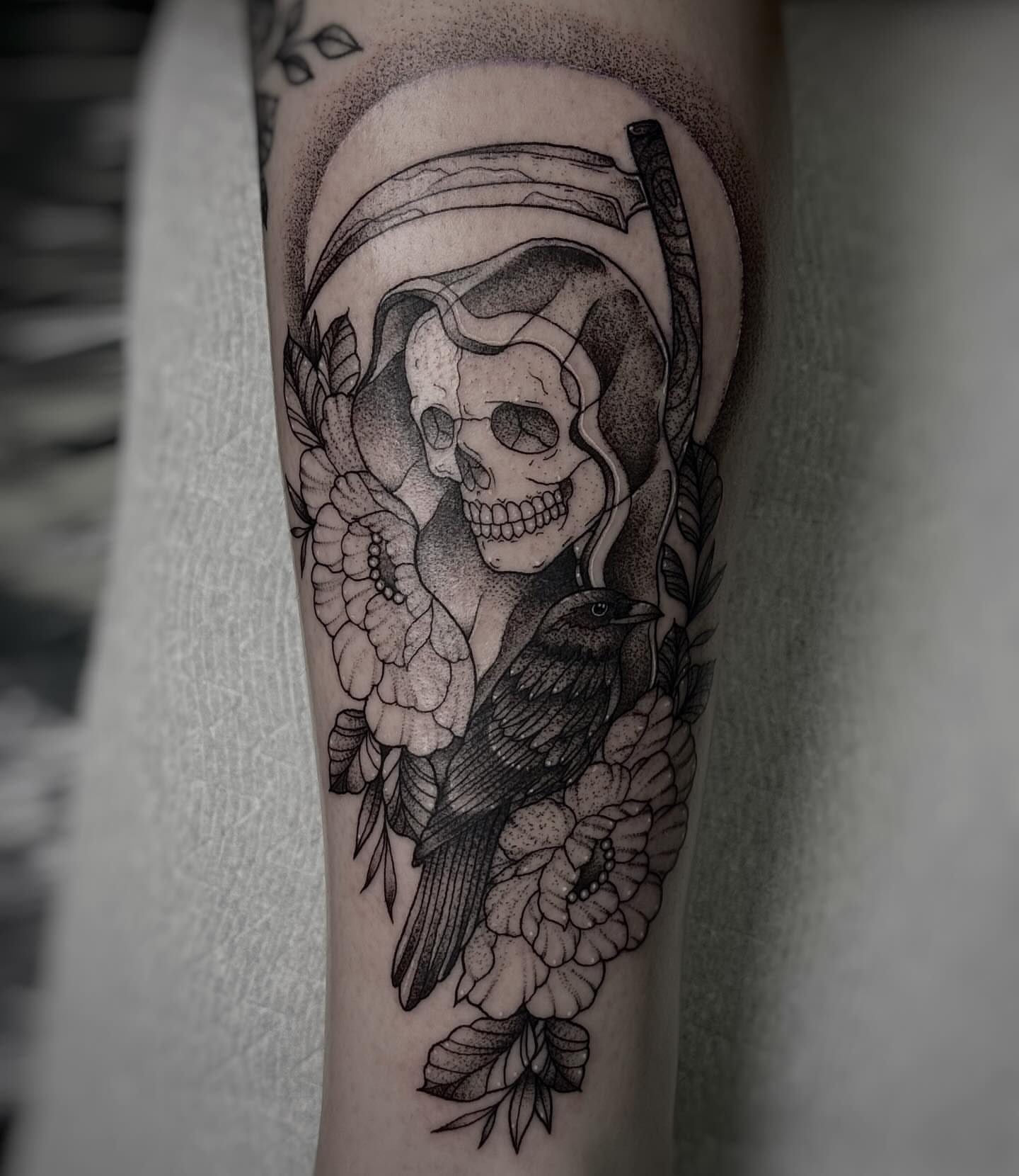 Skull and bird dotwork tattoo on the forearm by ππΌ Joana Diane Tattoos πΌπ