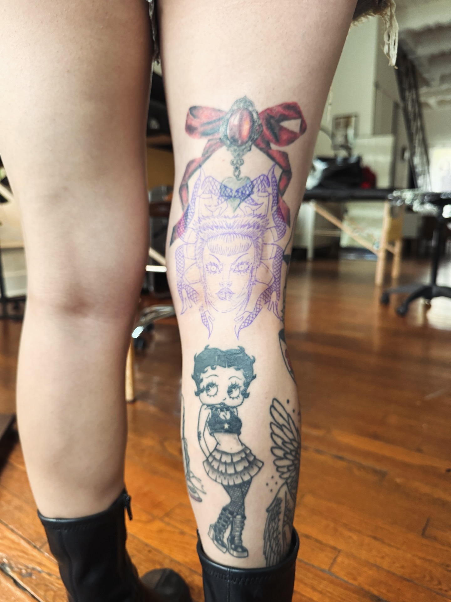 Betty Boop American traditional tattoo on the leg by star🪭