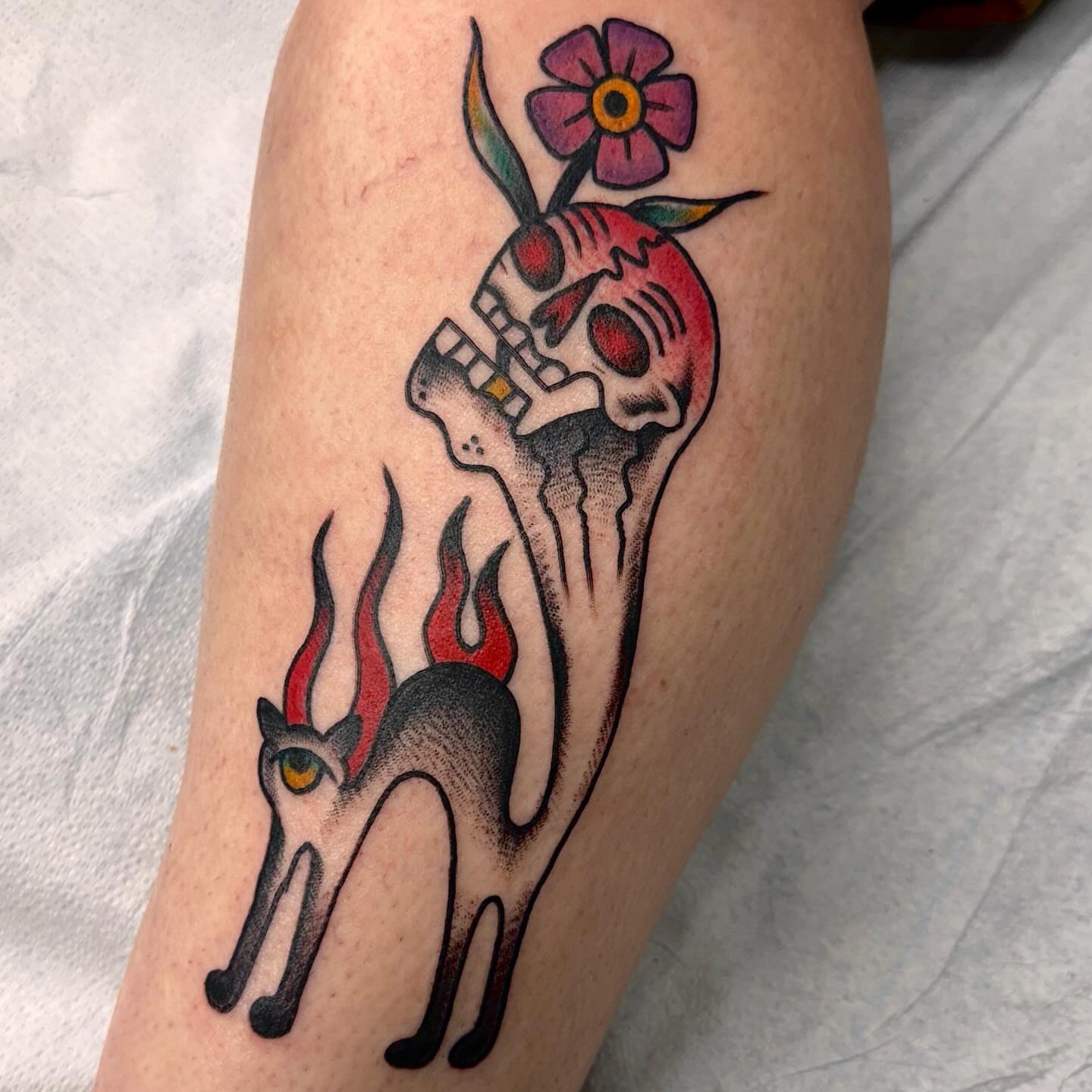 Cat and skull American traditional tattoo on the leg by Fil Ponte