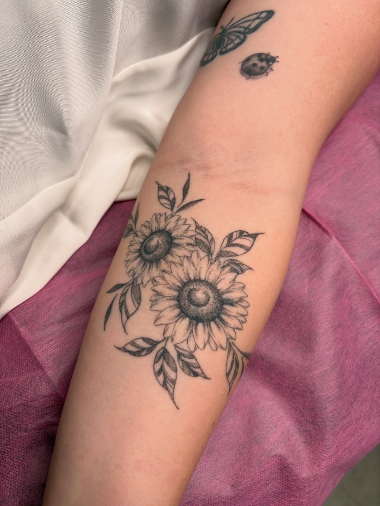 Tattoo by @silviieee — black_and_grey