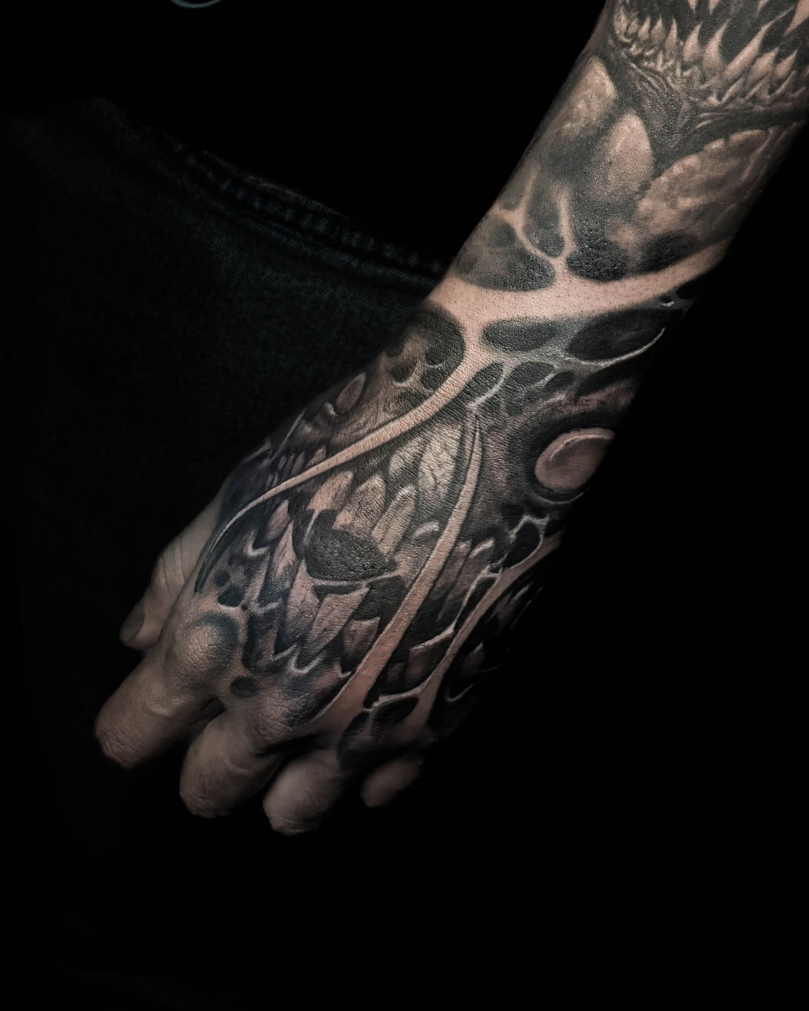 Tattoo by @brunomorettitattoo — black_and_grey, geometric