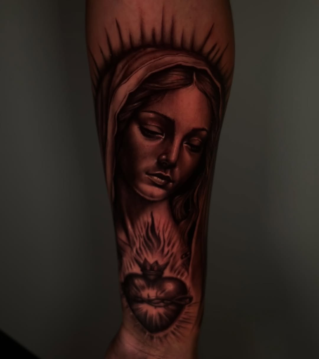 Virgin Mary and Sacred Heart Chicano tattoo on the forearm by ᴅᴀʟʟᴀꜱ ᴛᴀᴛᴛᴏᴏ ᴀʀᴛɪꜱᴛ