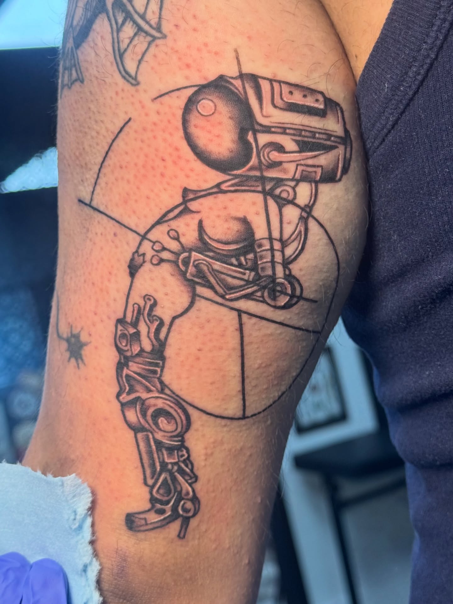 Robotic leg dotwork tattoo on the forearm by Bradleigh Pretti🌟