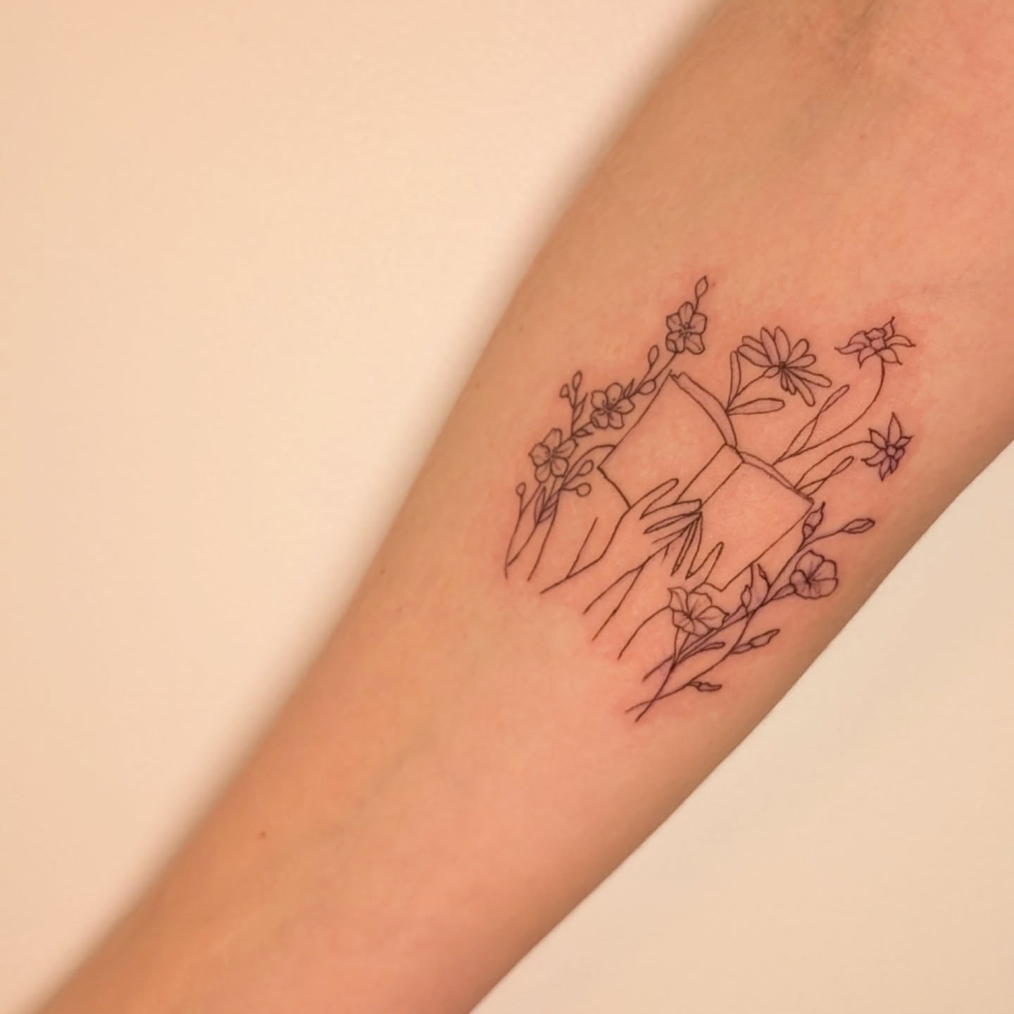 Tattoo by @tattoosbyminda โ fine_line