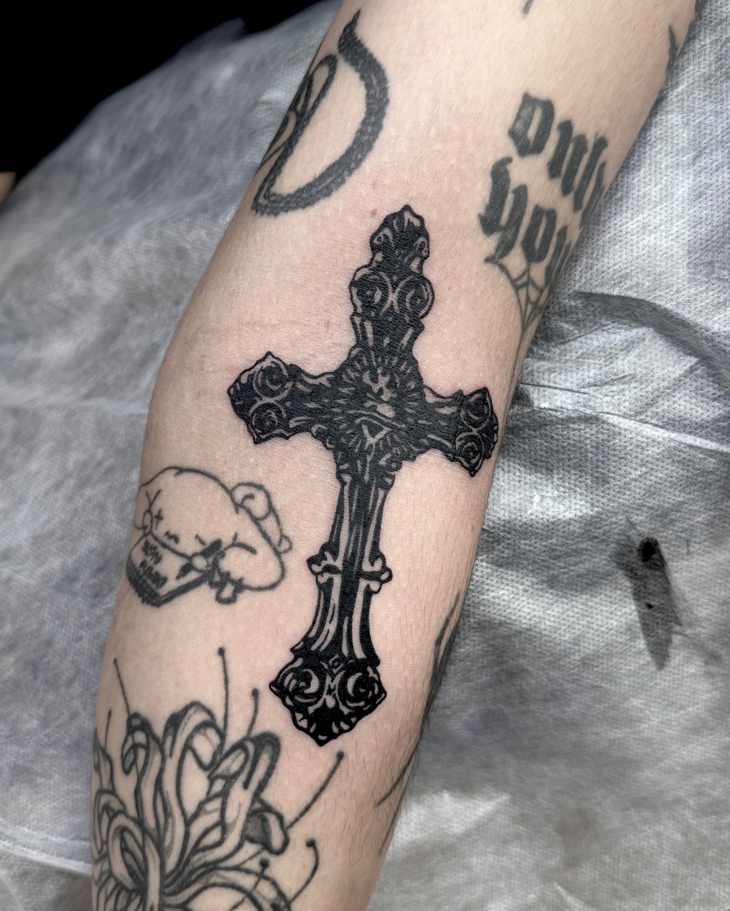 Tattoo by @roniblack_tt — black_and_grey