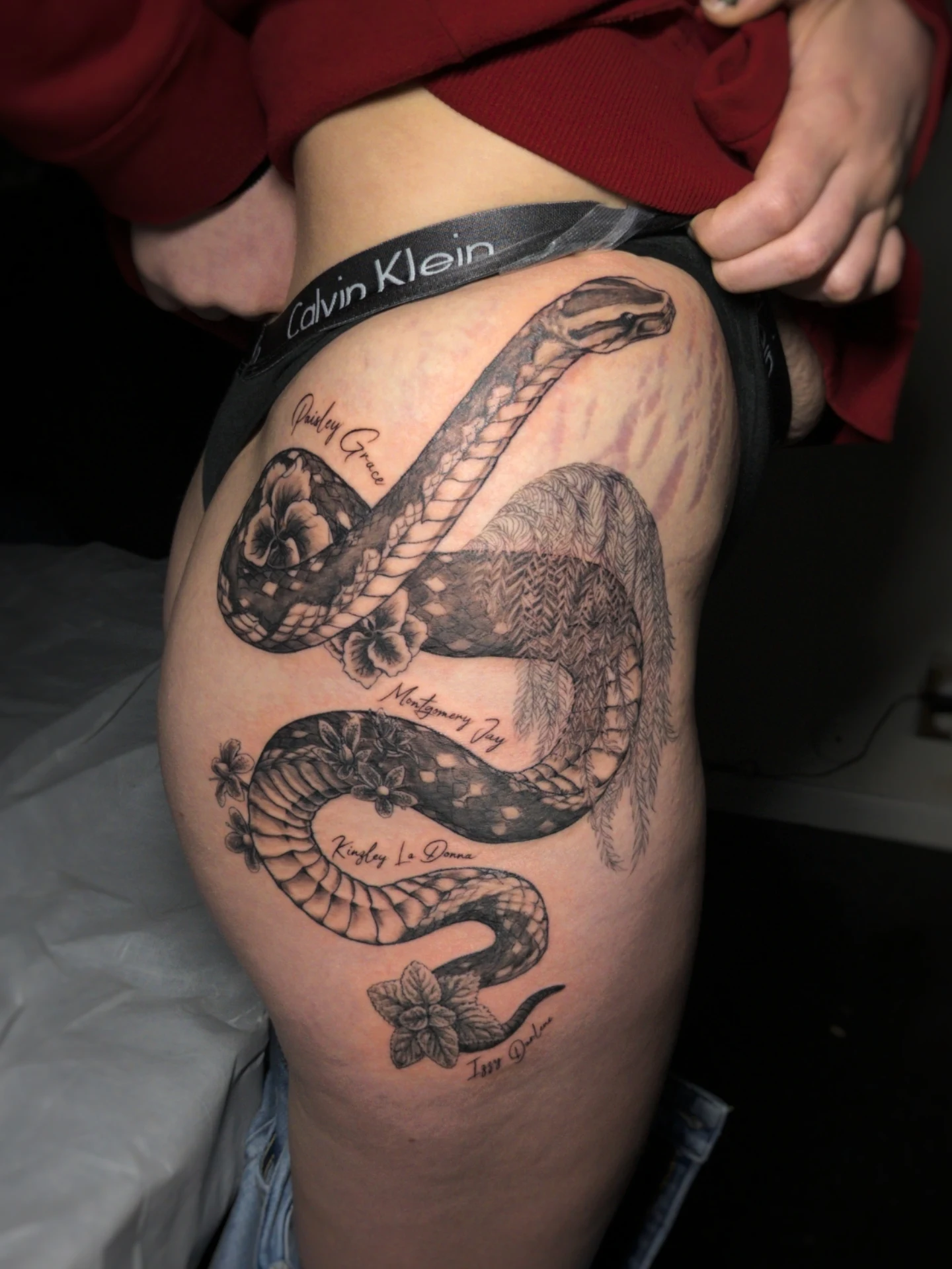 Snake realism tattoo on the thigh by Bek Artz