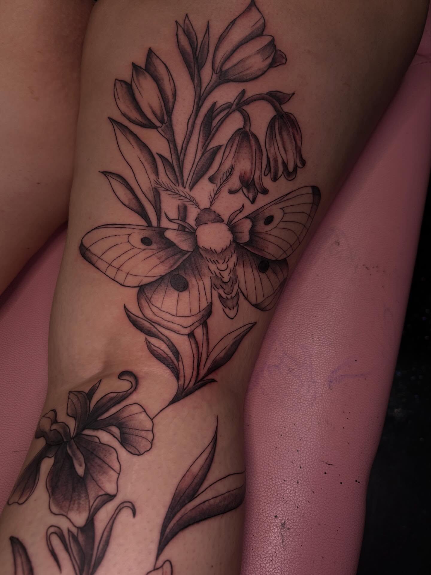 Tattoo by @lextattooos — black_and_grey