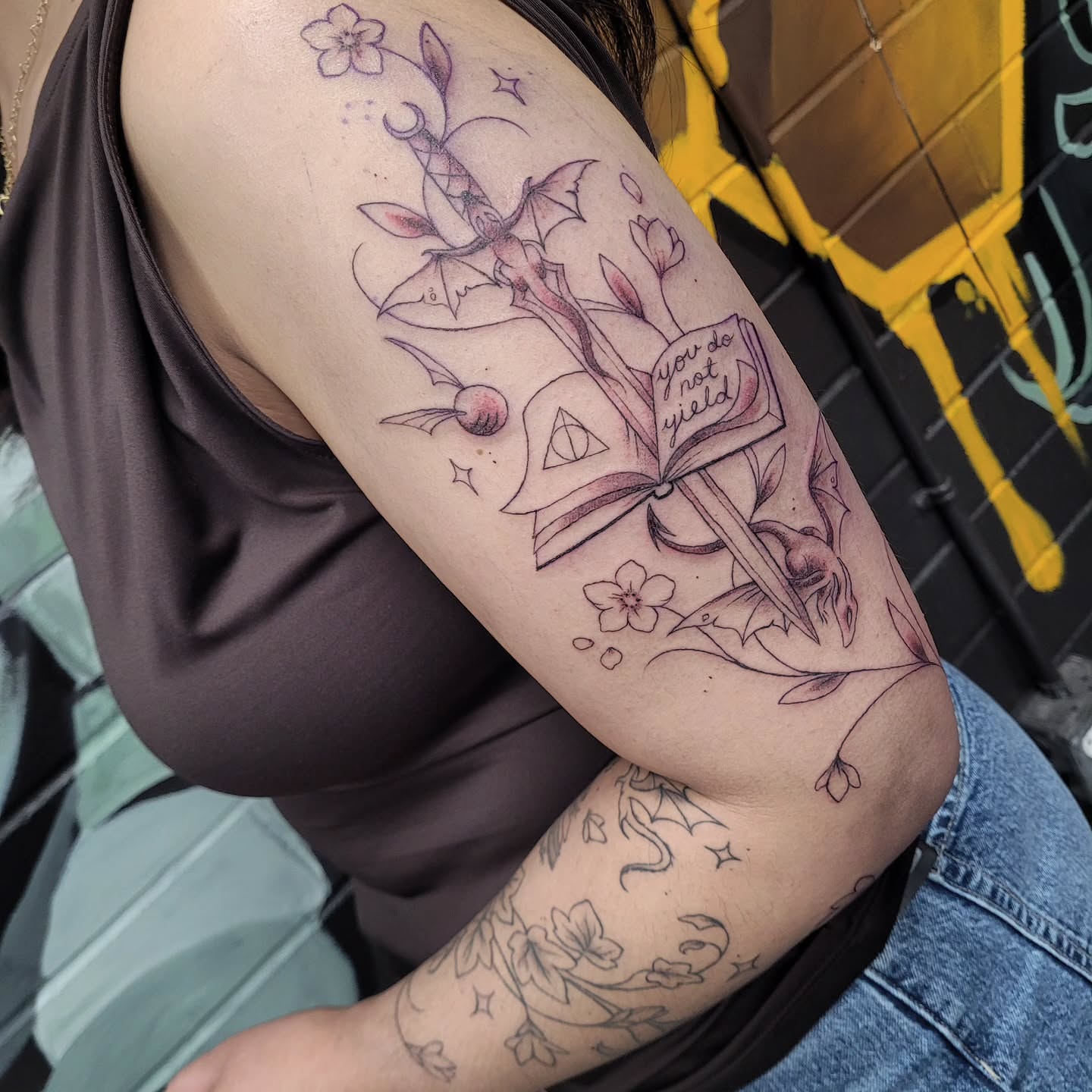 Tattoo by @lariendragon — black_and_grey