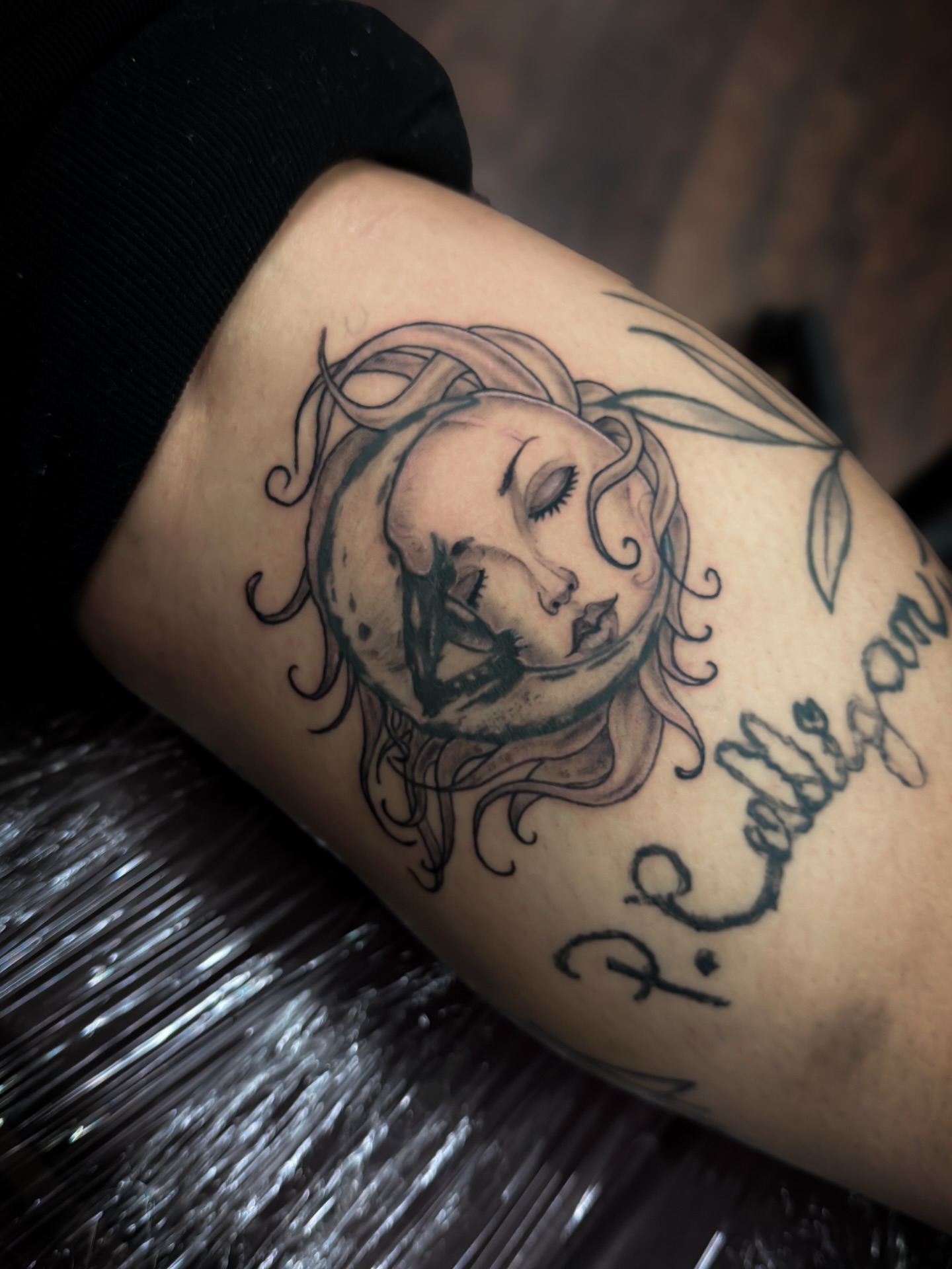 Tattoo by @saigeartwork — black_and_grey