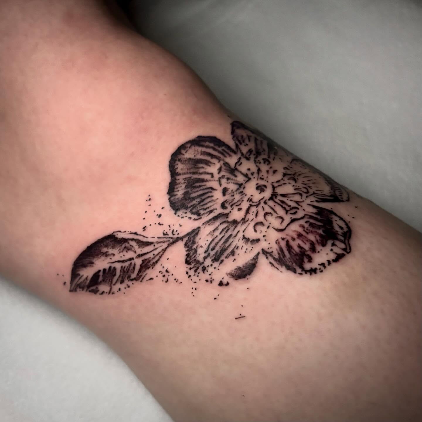 Tattoo by @unknownliquids — dotwork