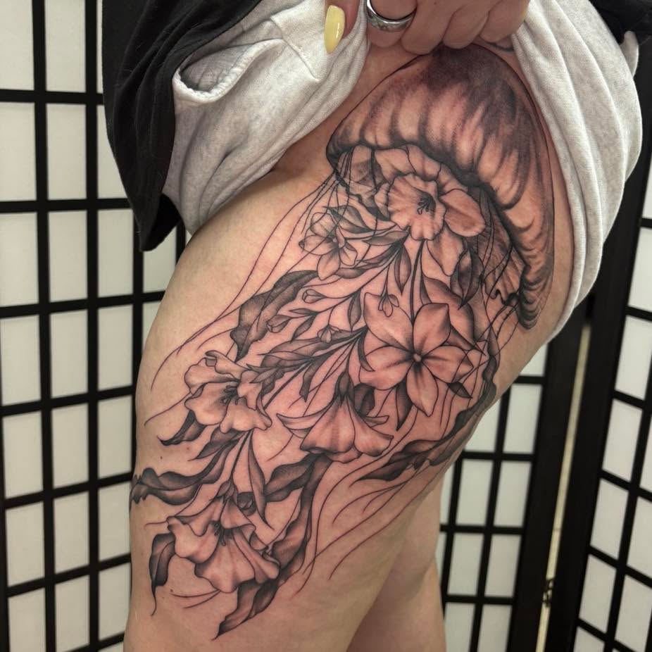 Tattoo by @kleewazhere โ black_and_grey, realism