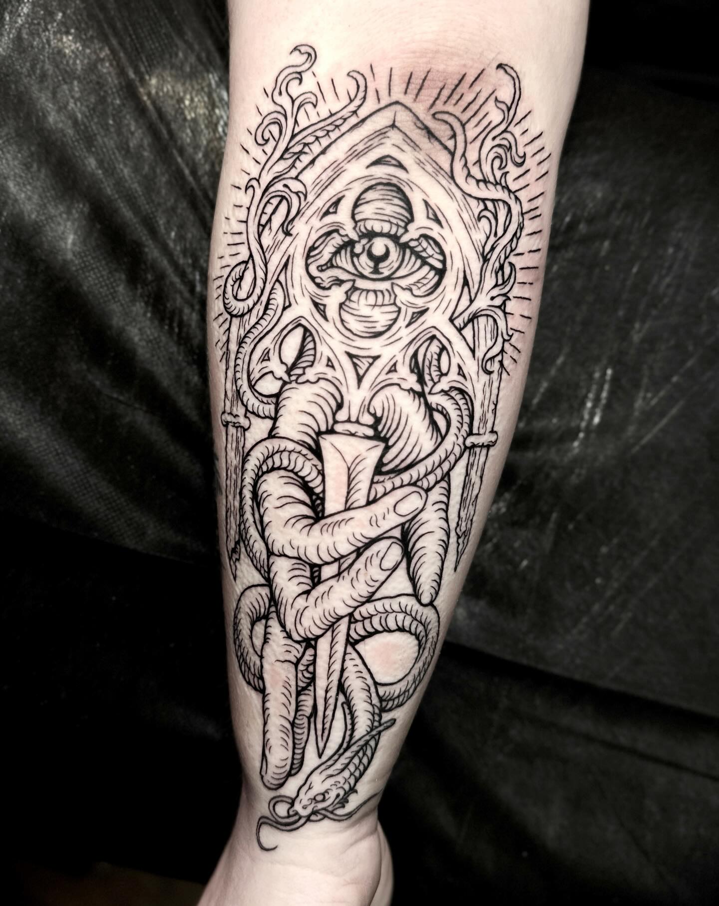 Tattoo by @sashawoland β blackwork, illustrative