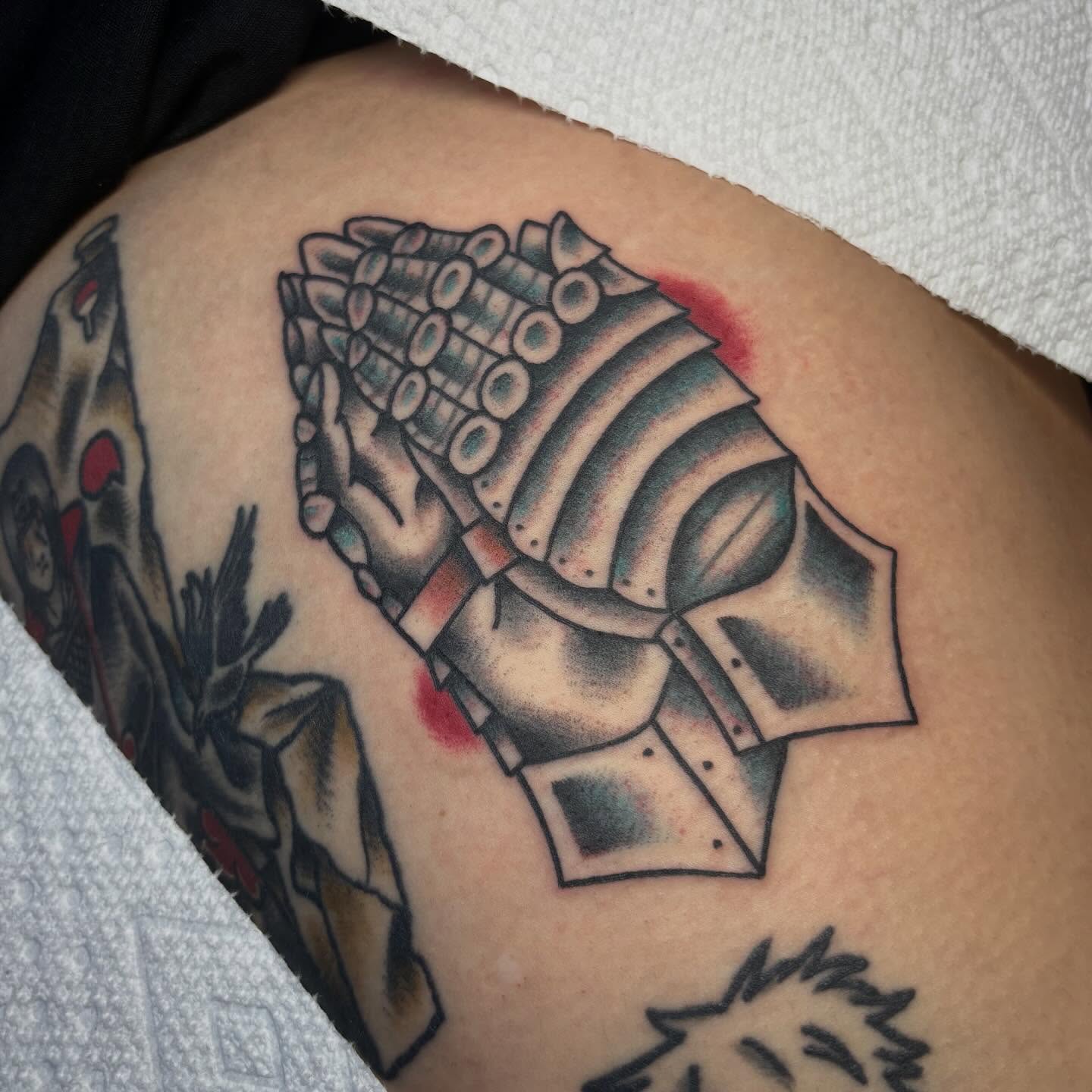 Helmet American traditional tattoo on the thigh by ππππππππ