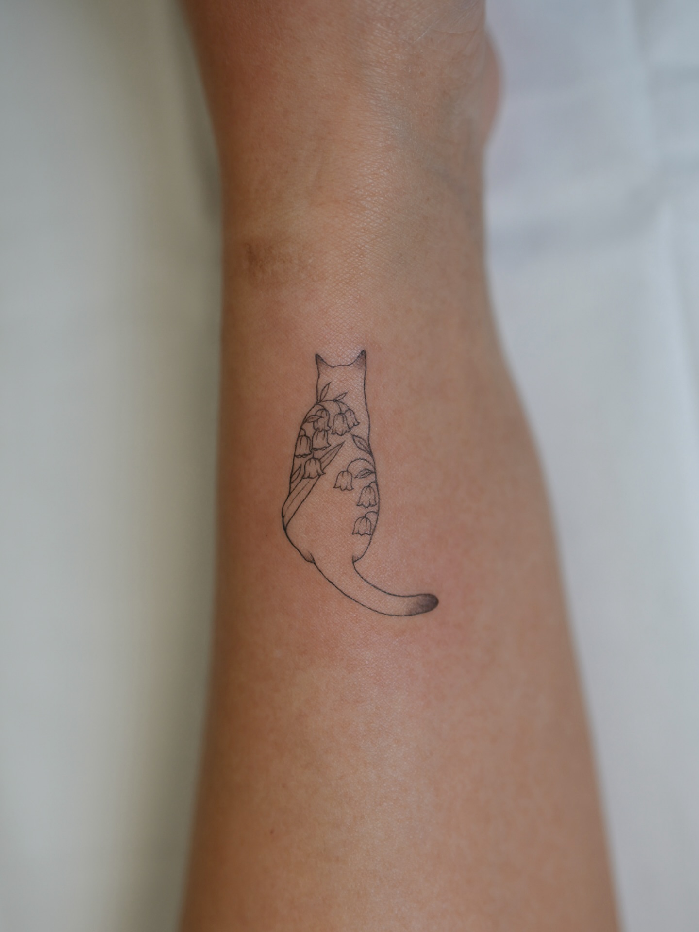 Tattoo by @ink_bijou β fine_line