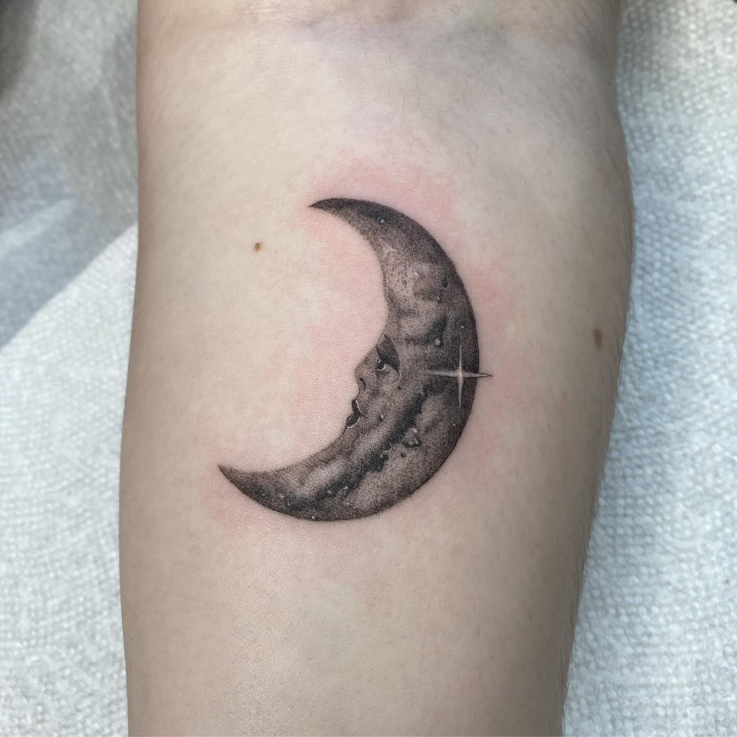 Tattoo by @jayinkytattz β black_and_grey