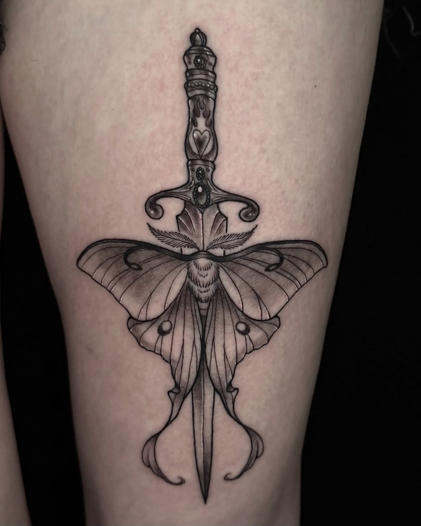 Moth and sword geometric tattoo on the thigh by ⋆。˚⭒♡ 𝕰𝖑𝖊𝖓𝖆 𝕽𝖎𝖛𝖊𝖗𝖆 ♡⭒˚。⋆