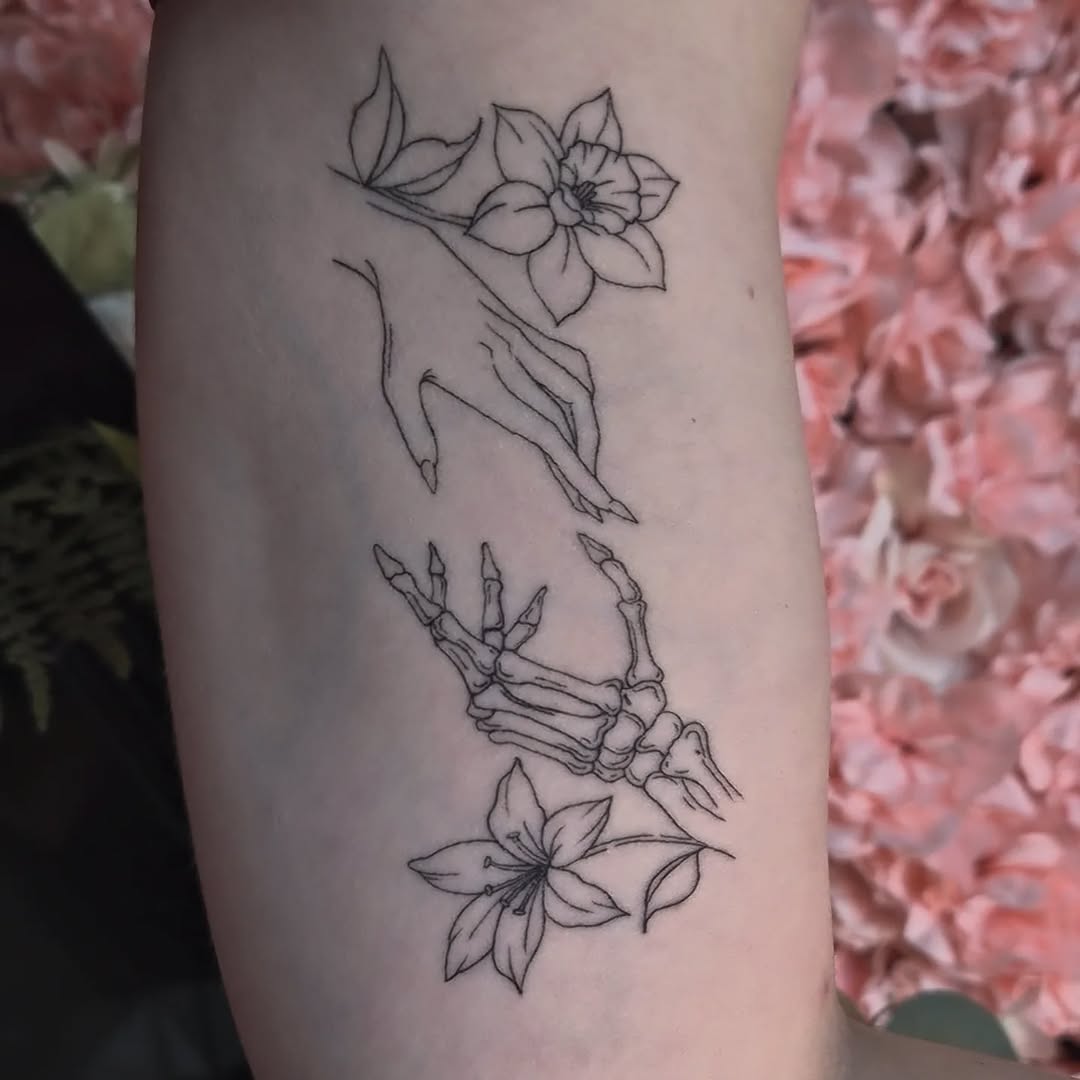 Tattoo by @venomxdesigns β fine_line