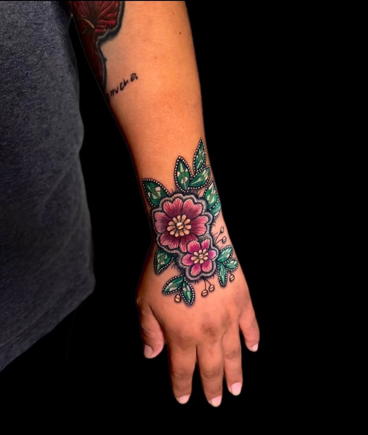 Floral arrangement dotwork tattoo on the forearm by 𝓡𝓪𝔂𝓬𝓱𝓲𝓵𝓵 [ᴛᴀᴛᴛᴏᴏ ᴀʀᴛɪꜱᴛ] 💚