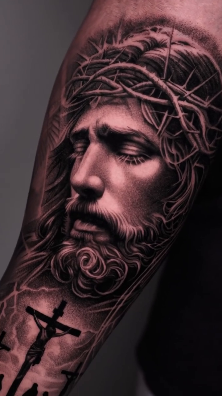 Jesus christ and crown of thorns realism tattoo by Steven tattoo