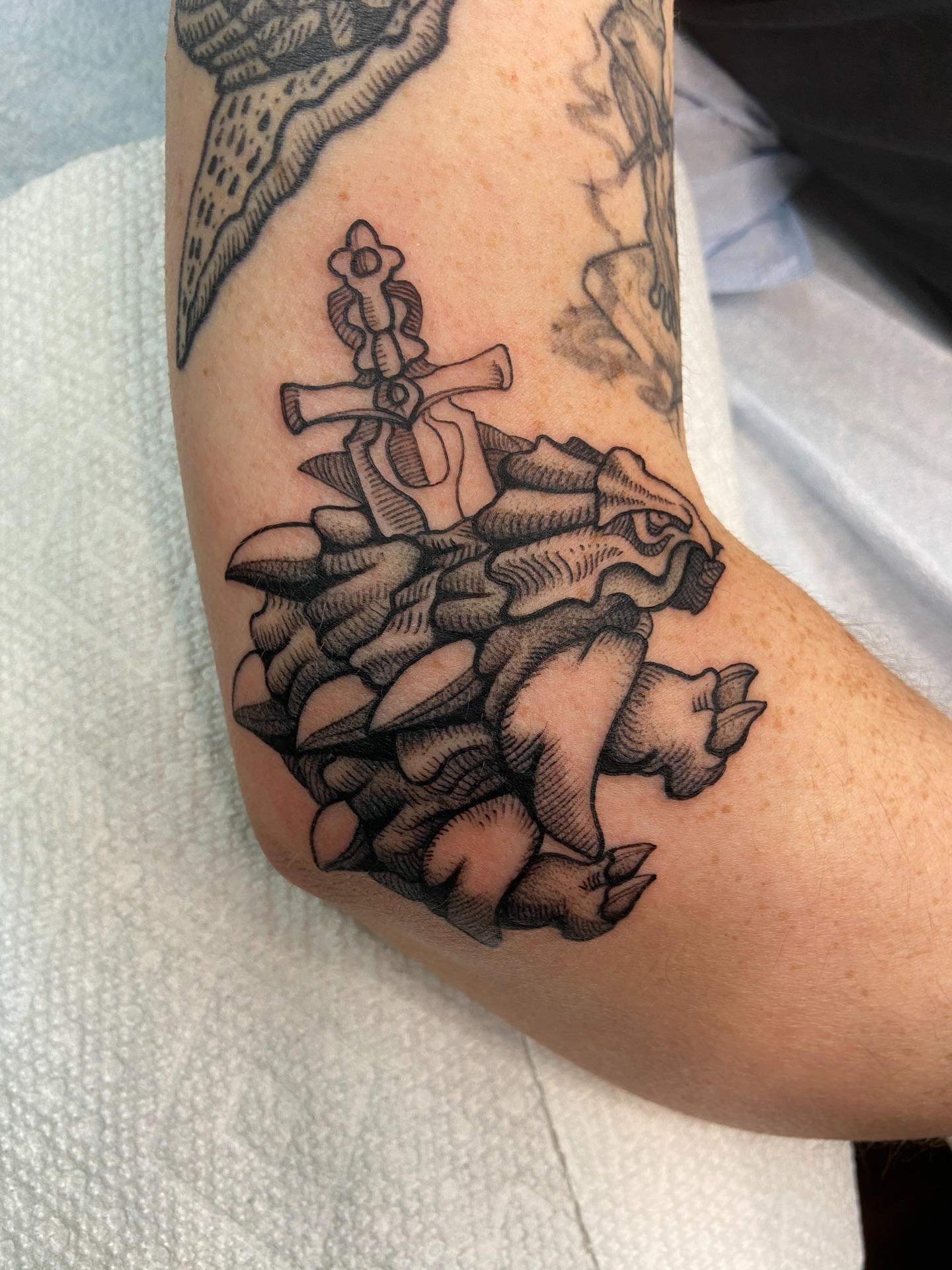 Tattoo by @quinndoskis — black_and_grey