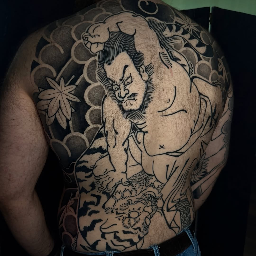 Tattoo by @rui_tattoos — japanese_irezumi, blackwork