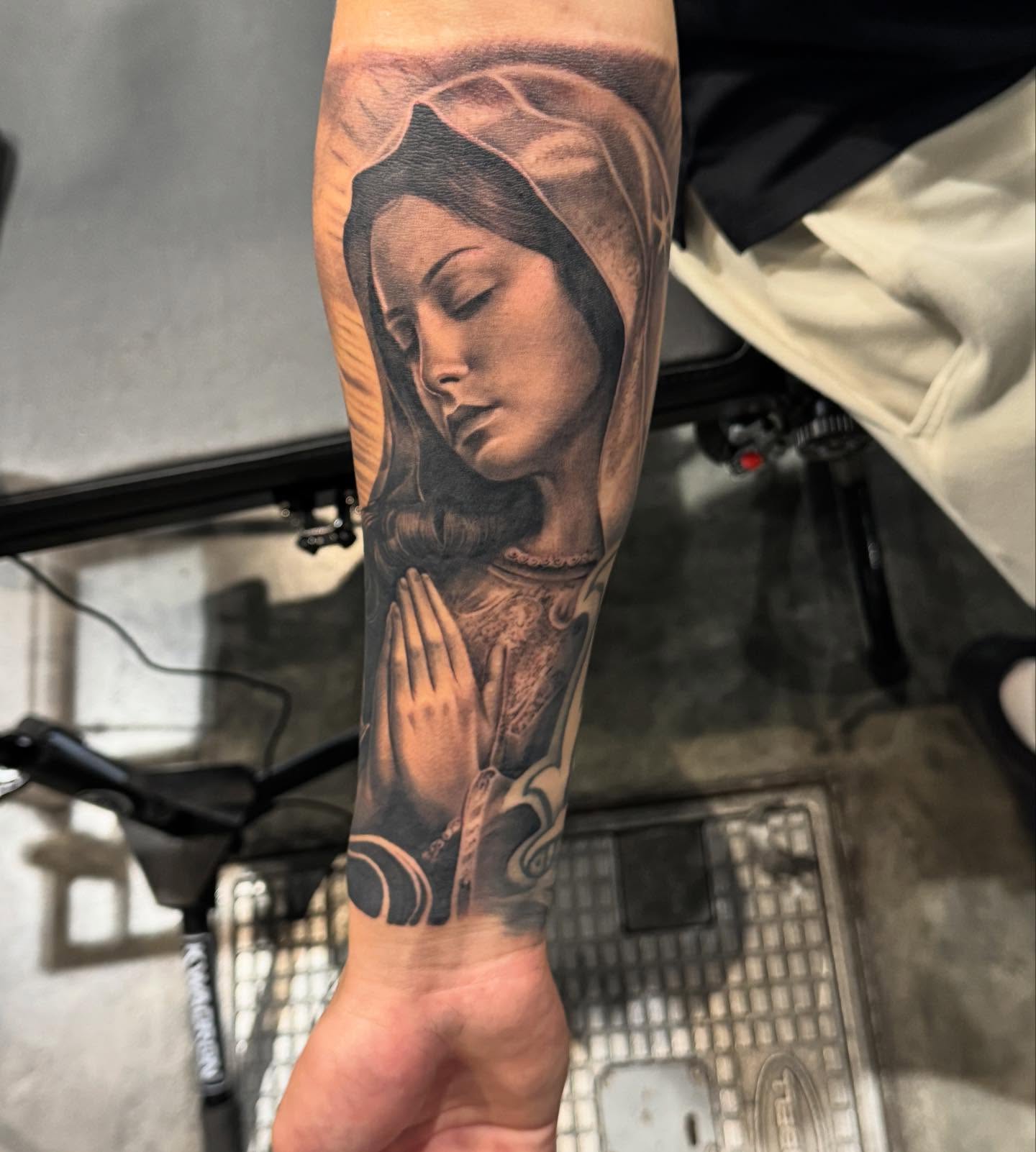 Tattoo by @isaacroque_ — realism, black_and_grey