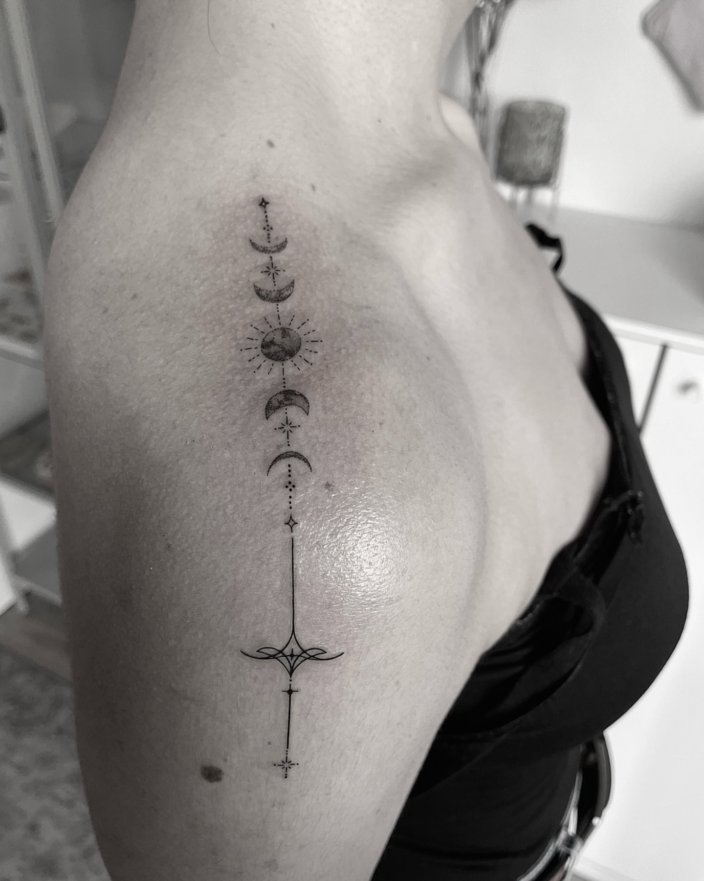 Tattoo by @mimz_studio — geometric, minimalist