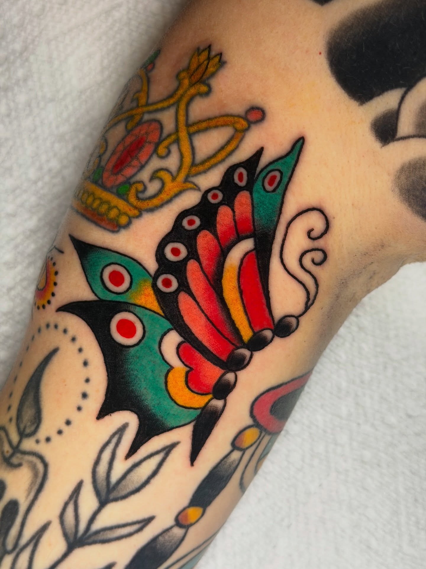 Butterfly American traditional tattoo on the forearm by ๐
๐ฆ๐๐ซ๐ ๐ ๐๐ข๐ฉ๐ฆ๐ ๐ฆ๐ ๐๐๐ฏ๐ฆ๐