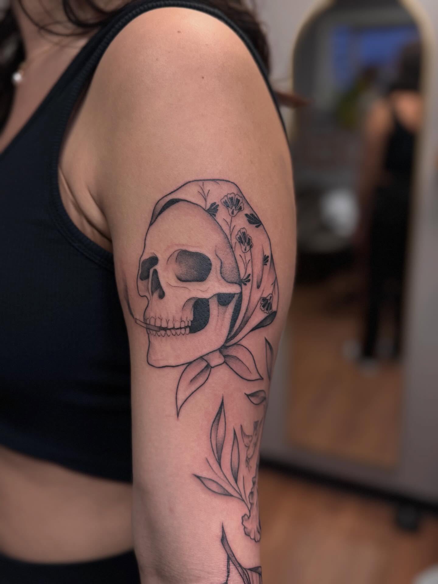 Tattoo by @annaainkk — black_and_grey, realism