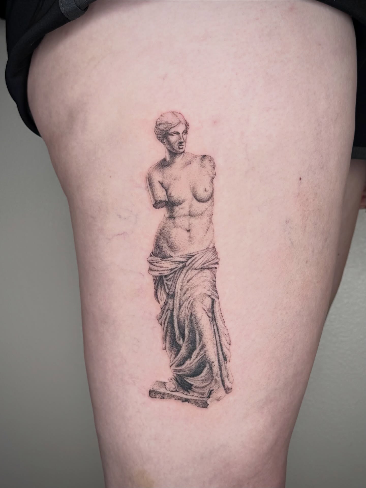 Tattoo by @zorniitsa — black_and_grey