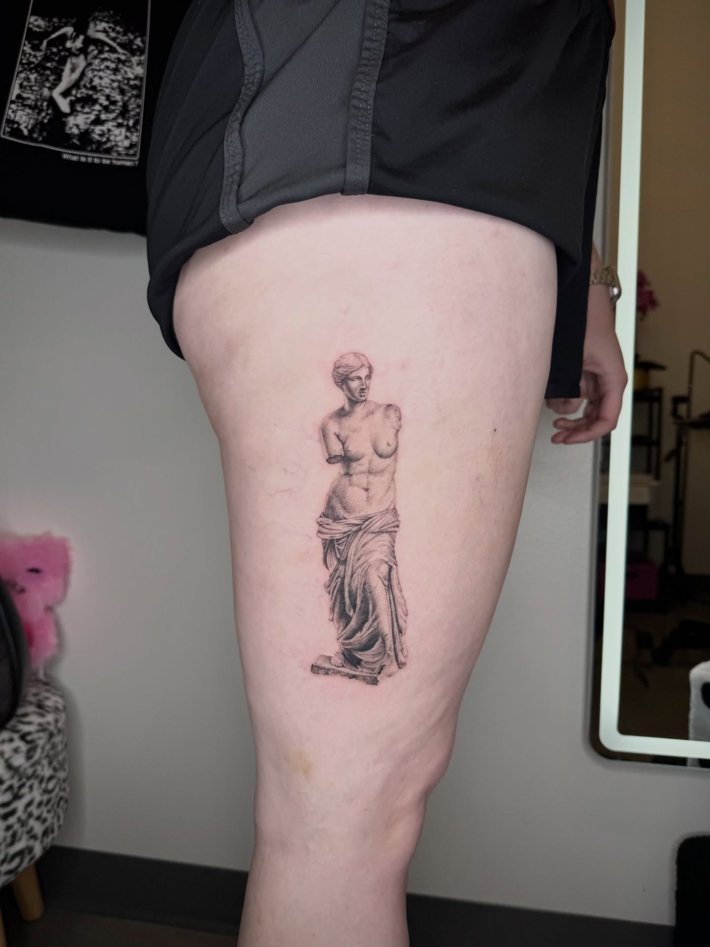 Venus de milo black and grey tattoo on the thigh by Zornitsa ☆