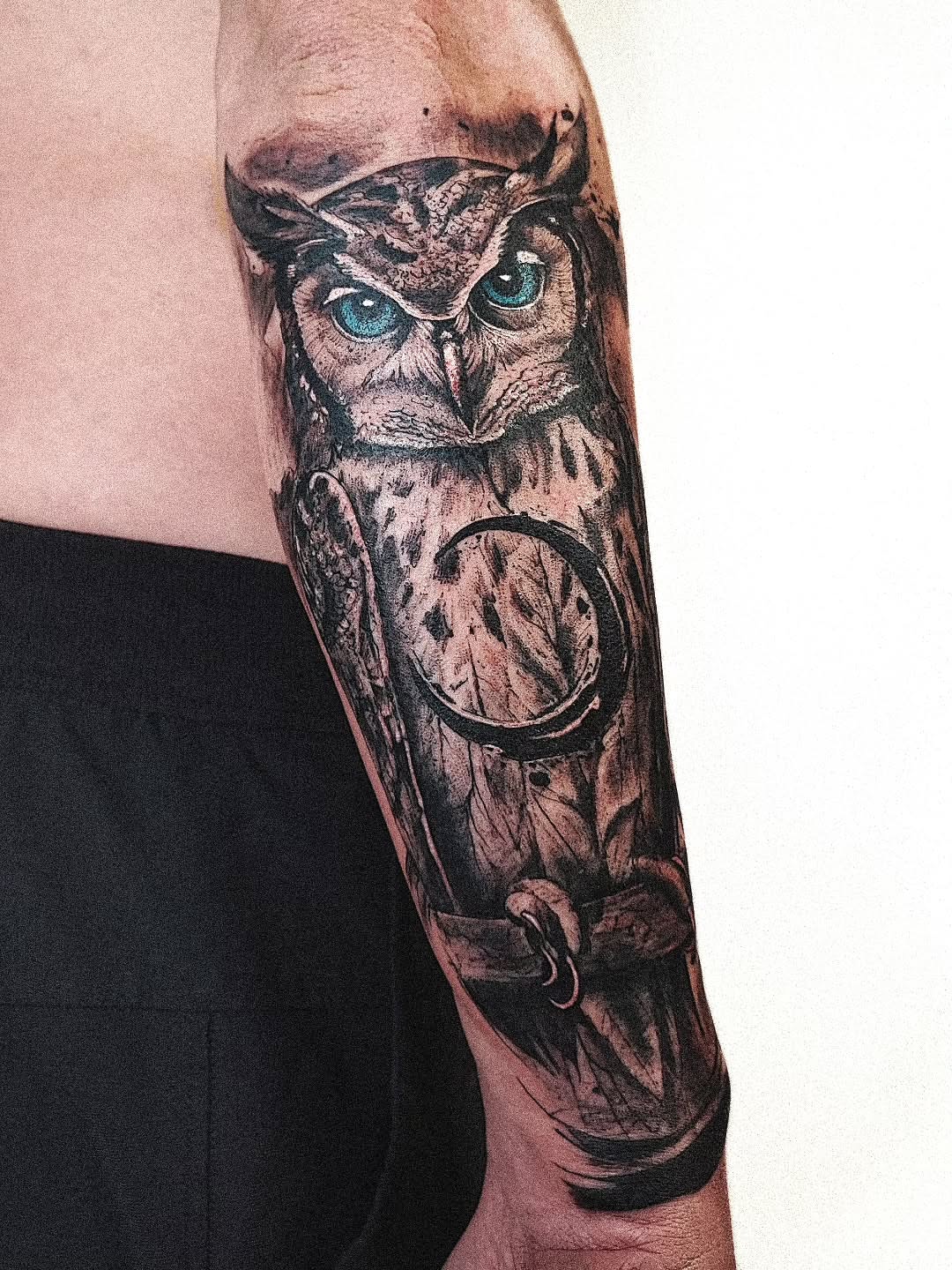 Owl realism tattoo on the forearm by 𝗔𝗟𝗘𝗫 𝗣𝗥𝗘𝗤𝗨𝗘𝗟 𝗧𝗔𝗧𝗧𝗢𝗢𝗦 𝗖𝗛𝗜𝗖𝗔𝗚𝗢 ™, Chicago, Illinois