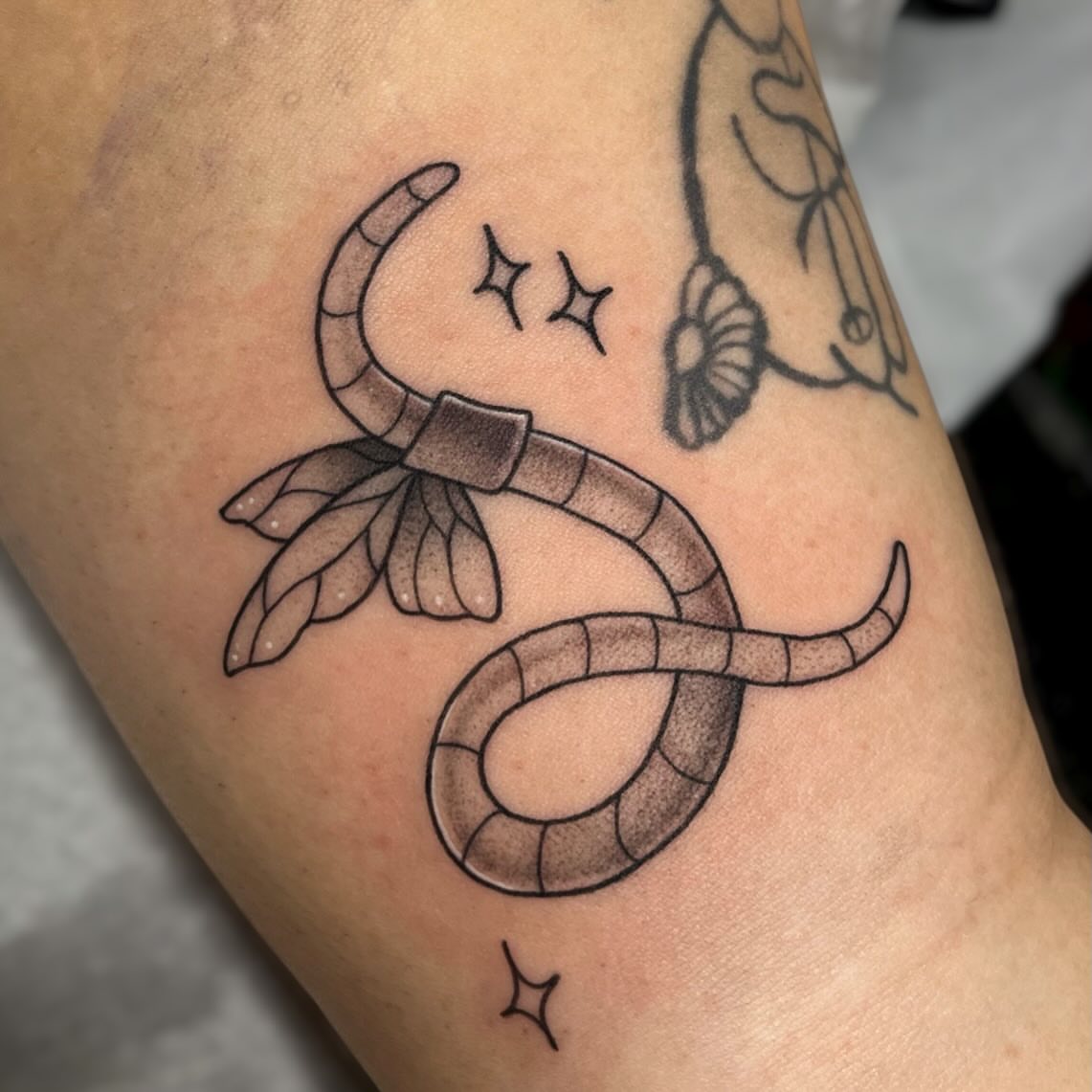 Tattoo by @ickynickki — black_and_grey