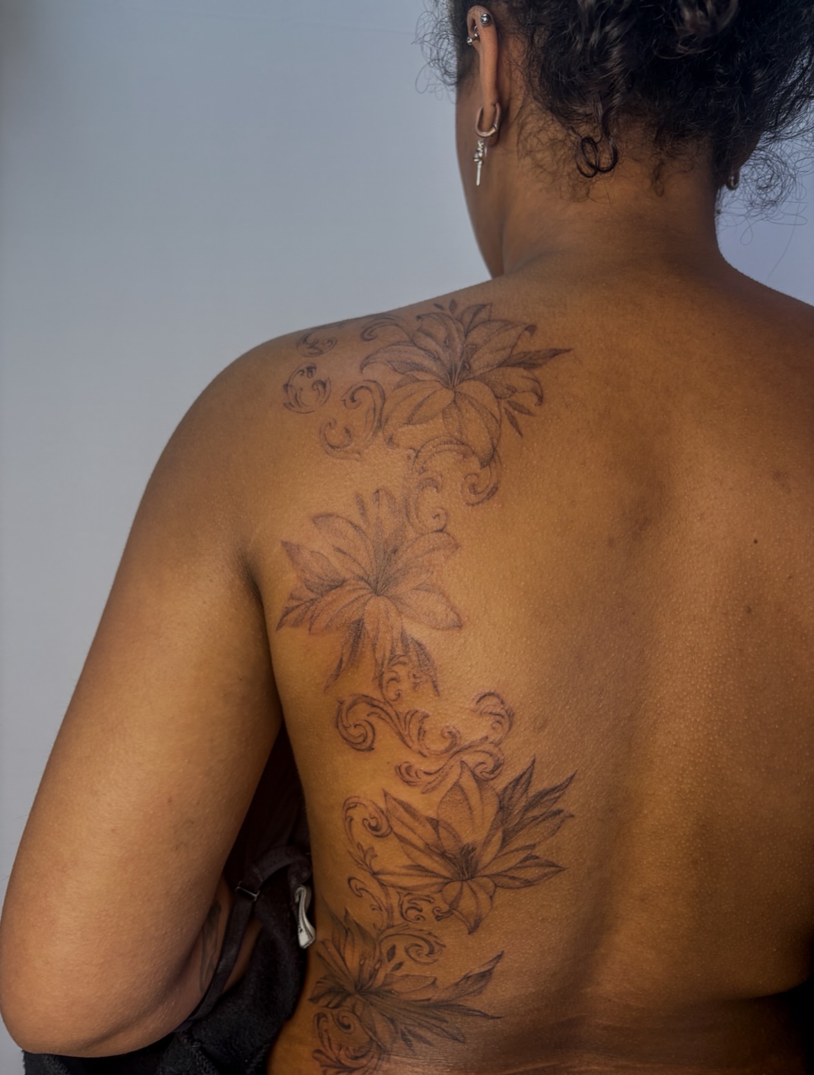 Tattoo by @amberloutattoo — black_and_grey