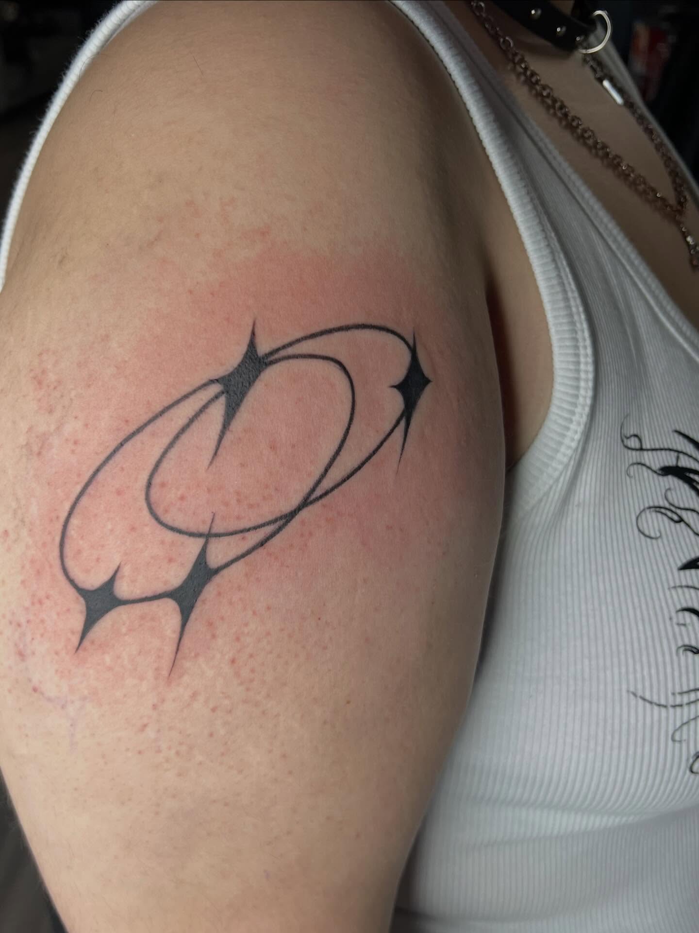 Tattoo by @hhhtattoo__ — geometric