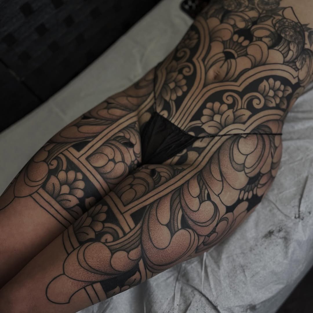 Tattoo by @veronicamussertattoo — blackwork, ornamental