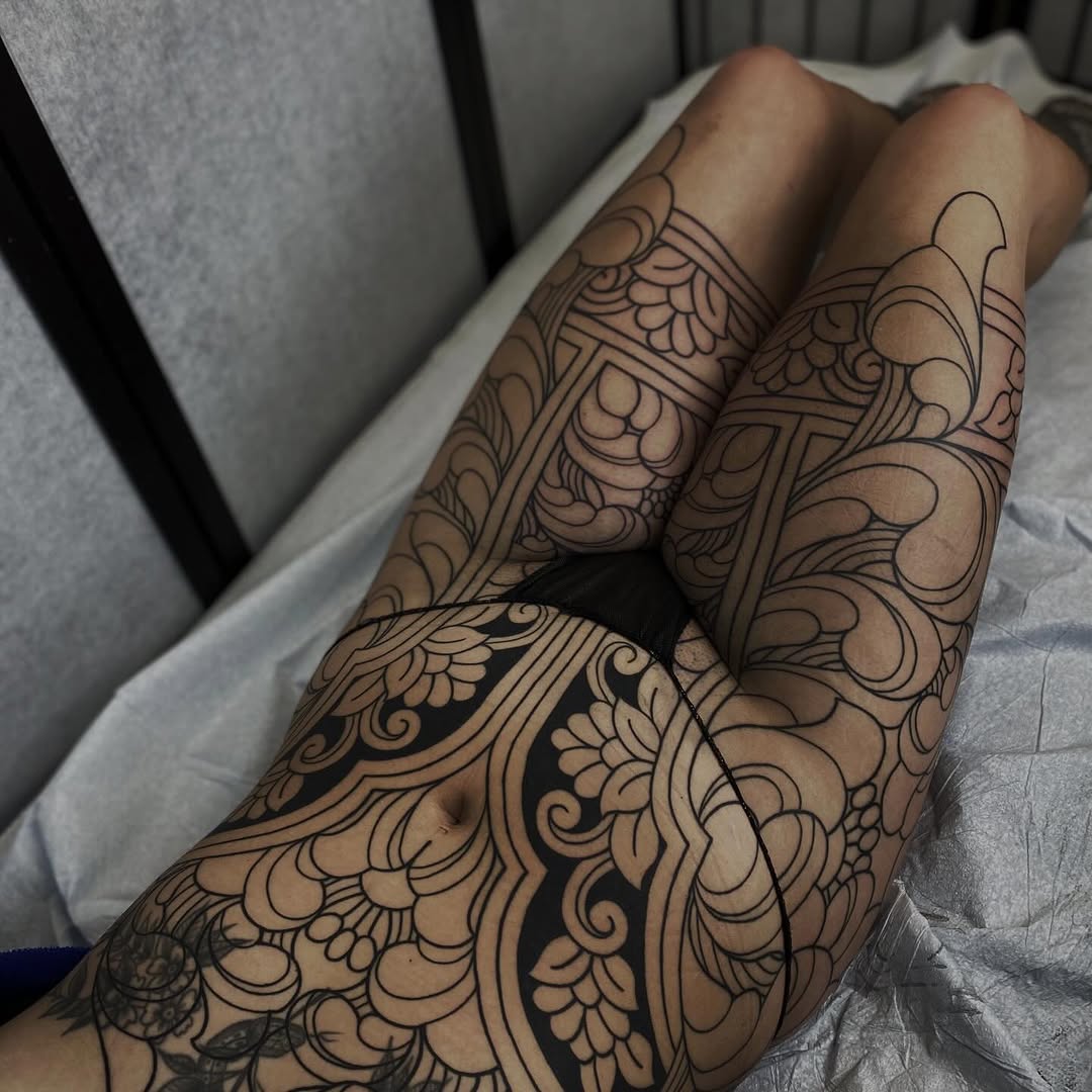 Tattoo by @veronicamussertattoo — blackwork, ornamental
