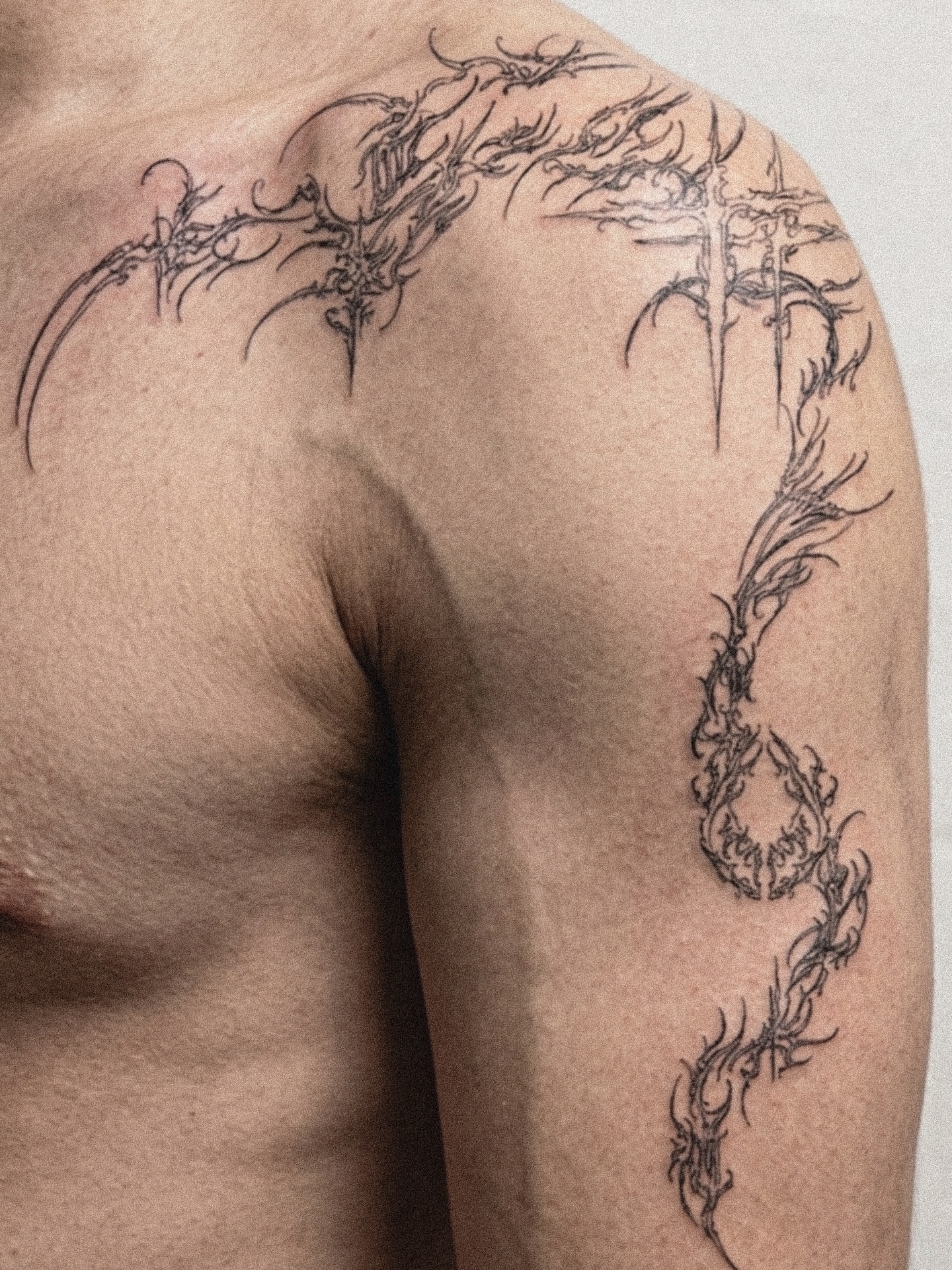 Tattoo by @diiv4n — black_and_grey