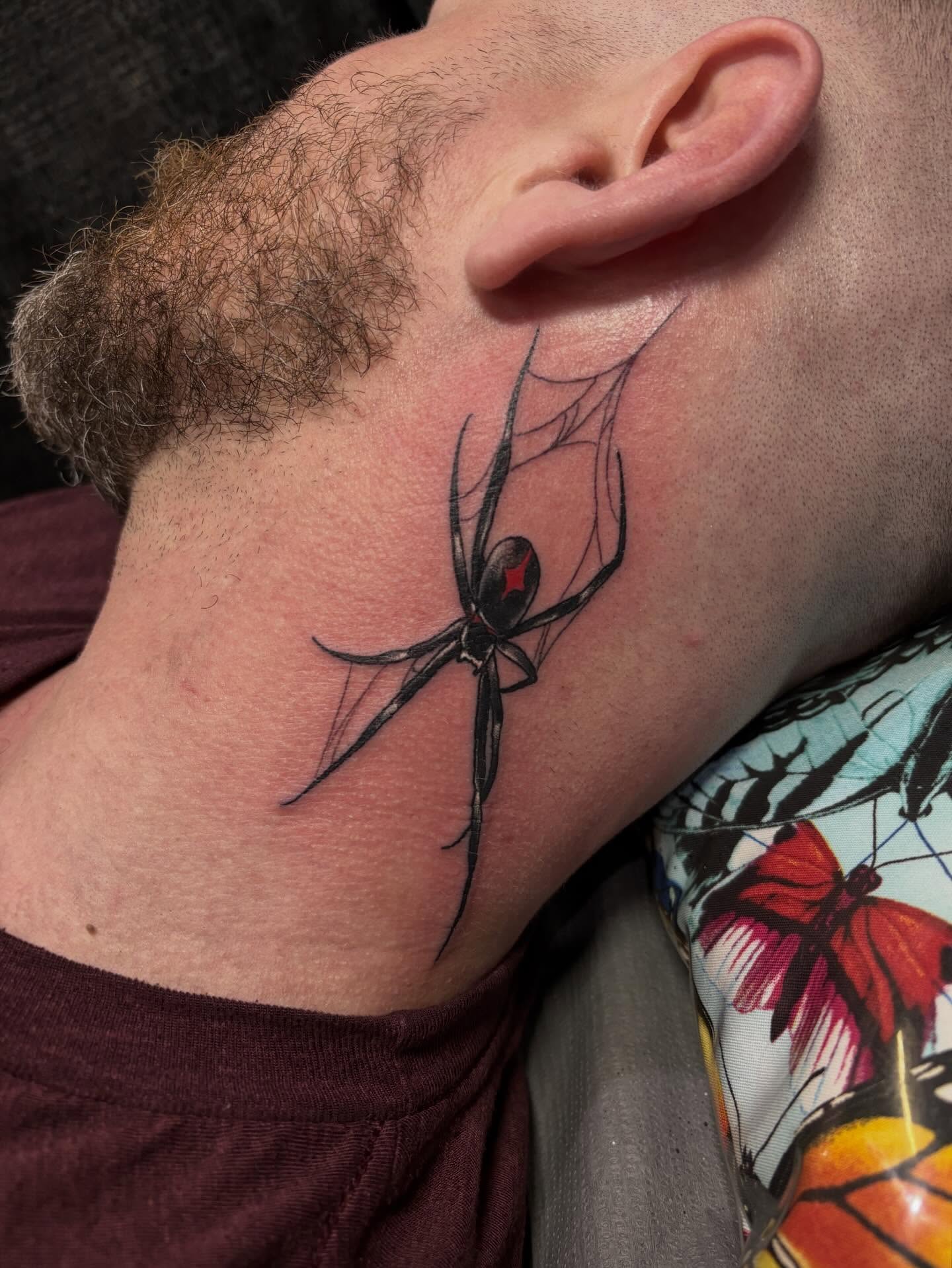 Tattoo by @samilouisetattoos — blackwork, realism